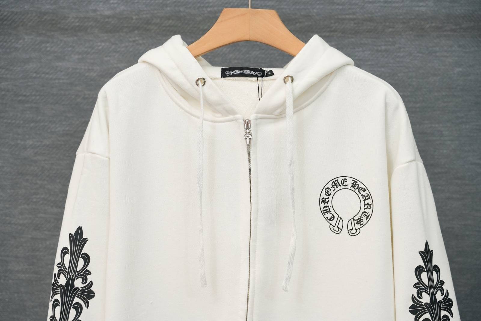 CHROME HEARTS メンズ ブルゾン フーデッドジャケット ロゴワッペン ナイロン マウンテンパーカー ブラック - 画像 10