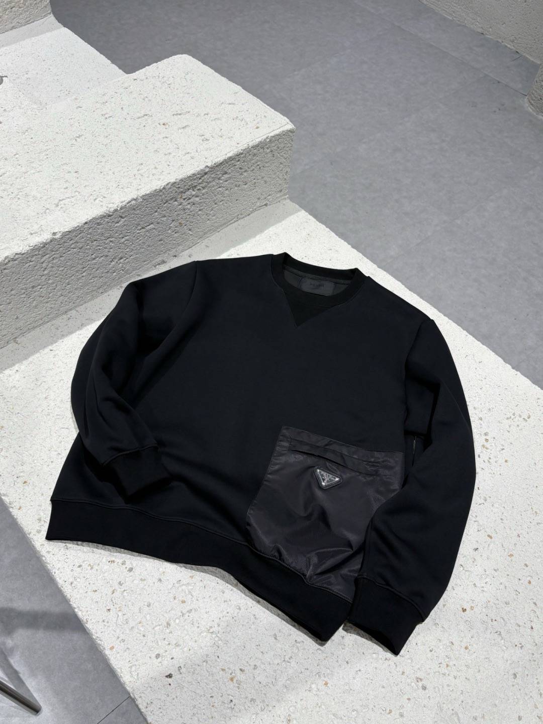 PRADA プラダ メンズ セーター ブルゾン ロゴワッペン オープンポケット ロング丈 ブラック - 画像 7