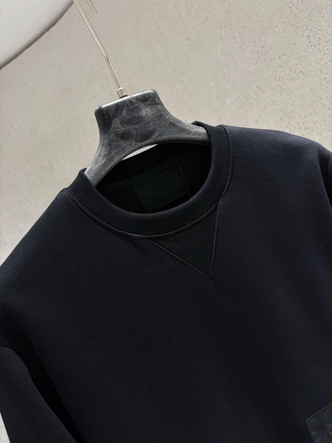 PRADA プラダ メンズ セーター ブルゾン ロゴワッペン オープンポケット ロング丈 ブラック - 画像 8
