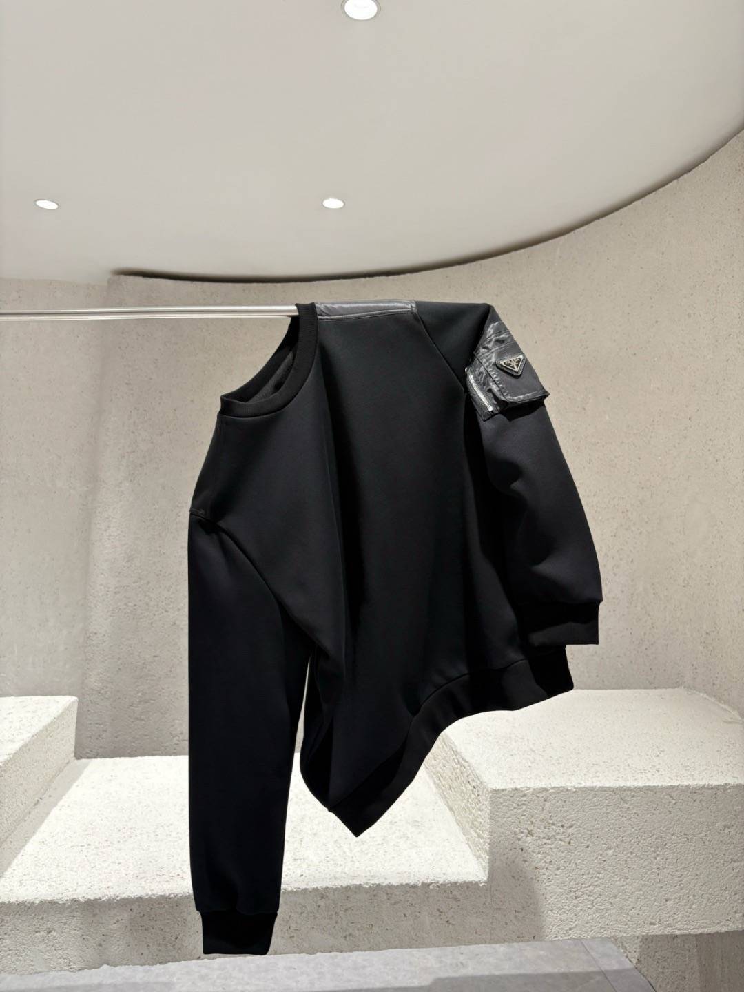 PRADA プラダ メンズ ジャケット ロゴワッペン ブルゾン ナイロン ミリタリー ストリート ブラック - 画像 7