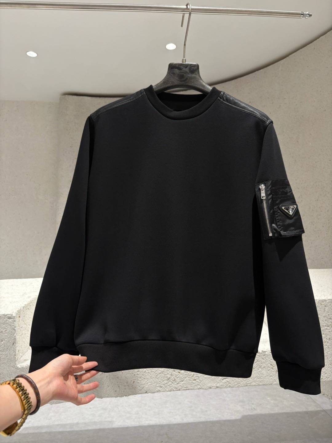 PRADA プラダ メンズ ジャケット ロゴワッペン ブルゾン ナイロン ミリタリー ストリート ブラック - 画像 9