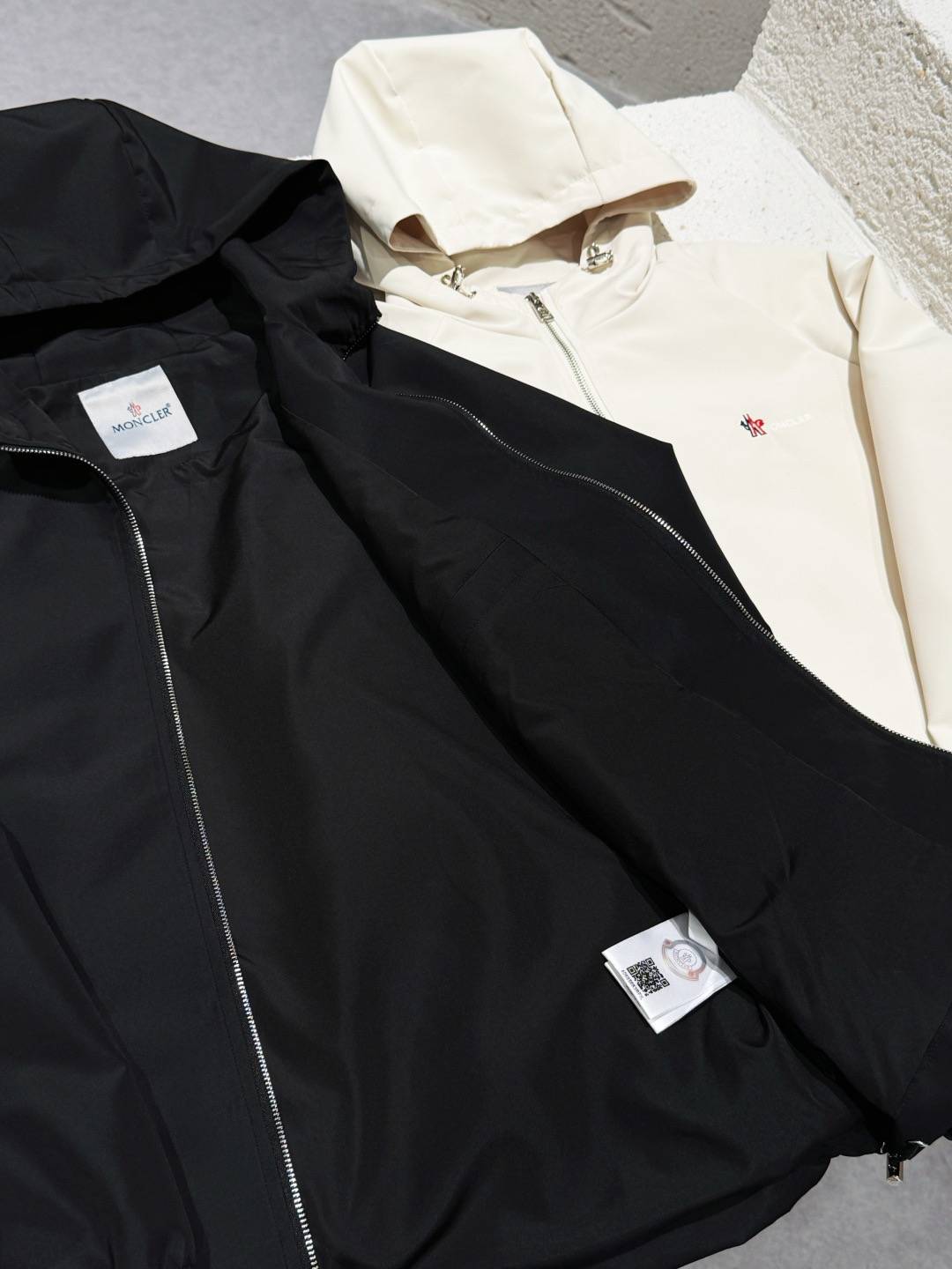 MONCLER モンクレール メンズ ブルゾン マウンテンパーカー ナイロン ロゴワッペン フーデッドジャケット 秋冬 ブラック ベージュ - 画像 3