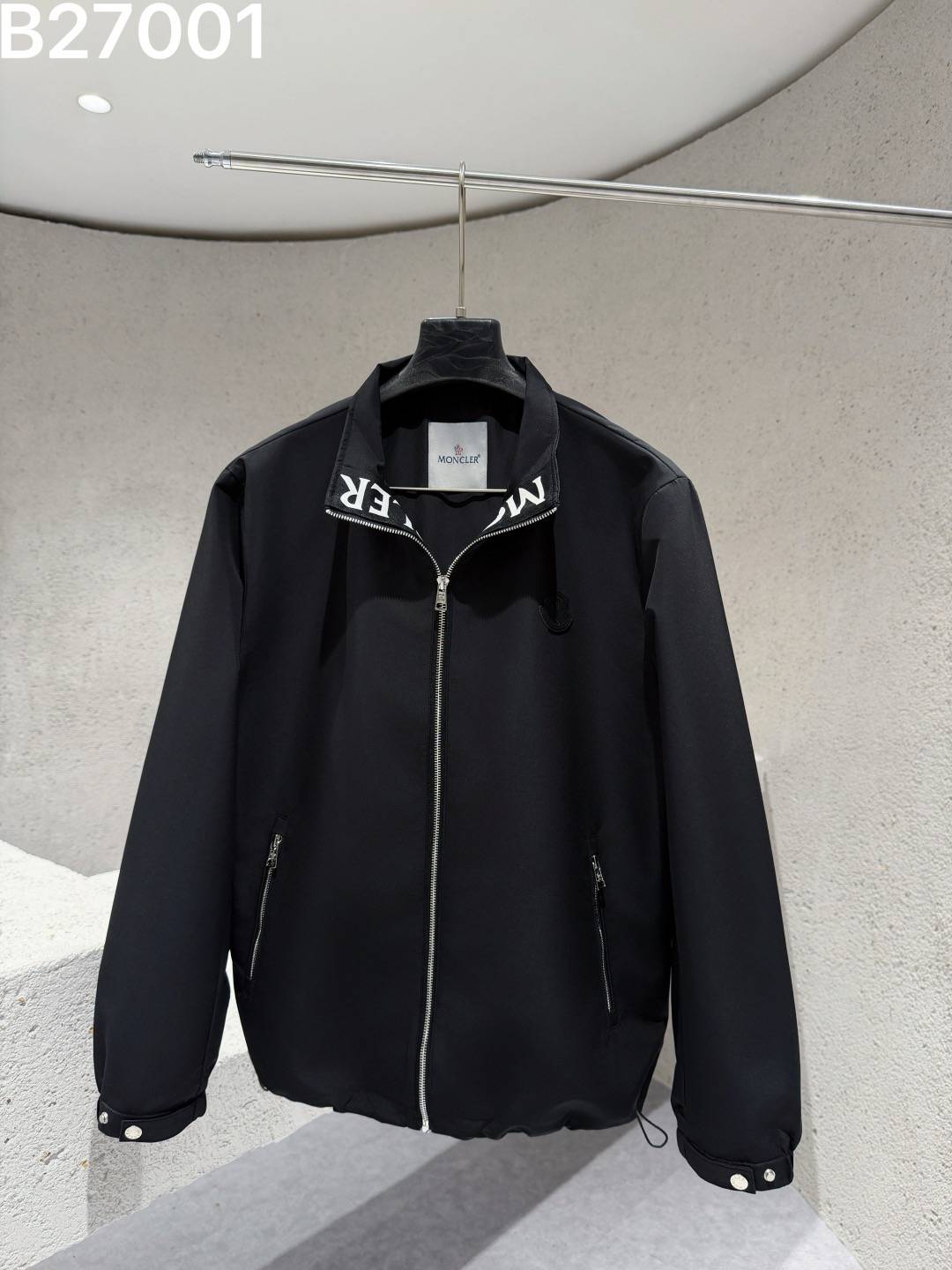 MONCLER モンクレール メンズ ブルゾン フーデッドジャケット ナイロン ロゴワッペン ダブルジップ 秋冬 通勤 ブラック ベージュ