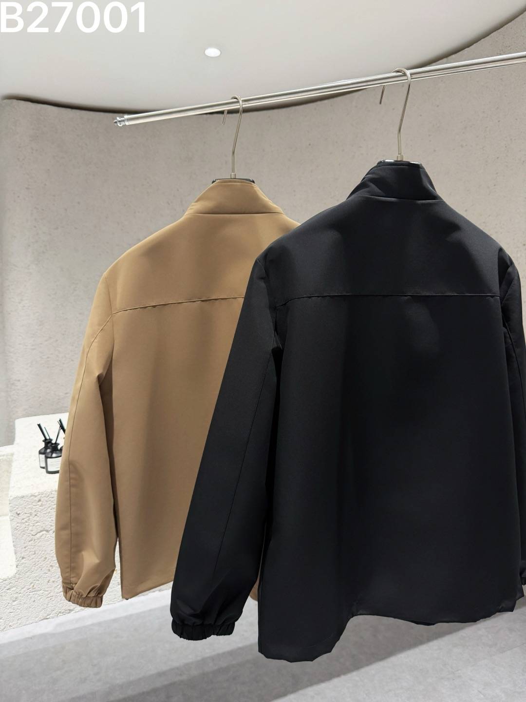 MONCLER モンクレール メンズ ブルゾン フーデッドジャケット ナイロン ロゴワッペン ダブルジップ 秋冬 通勤 ブラック ベージュ - 画像 3