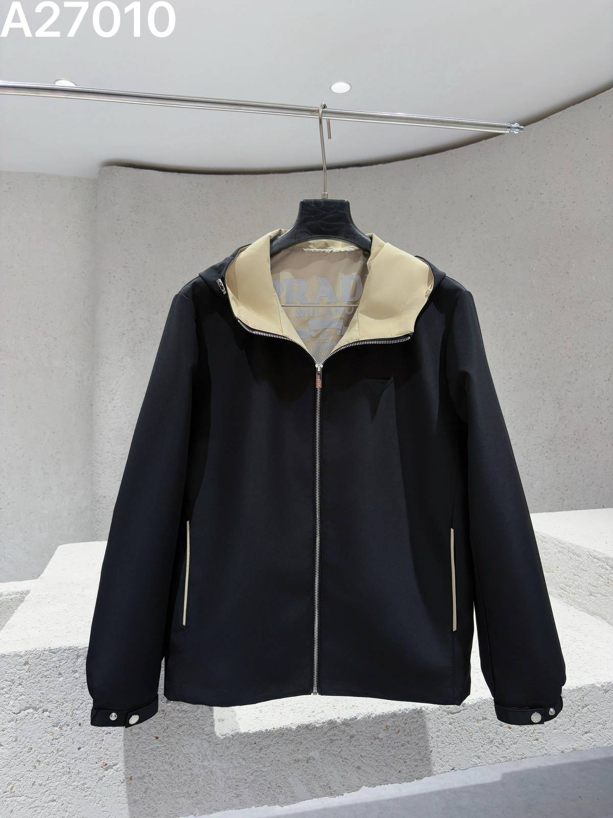 PRADA プラダ メンズ ブルゾン フーデッドジャケット ナイロン キルティング マウンテンパーカー 秋冬 ブラック カーキ - 画像 3