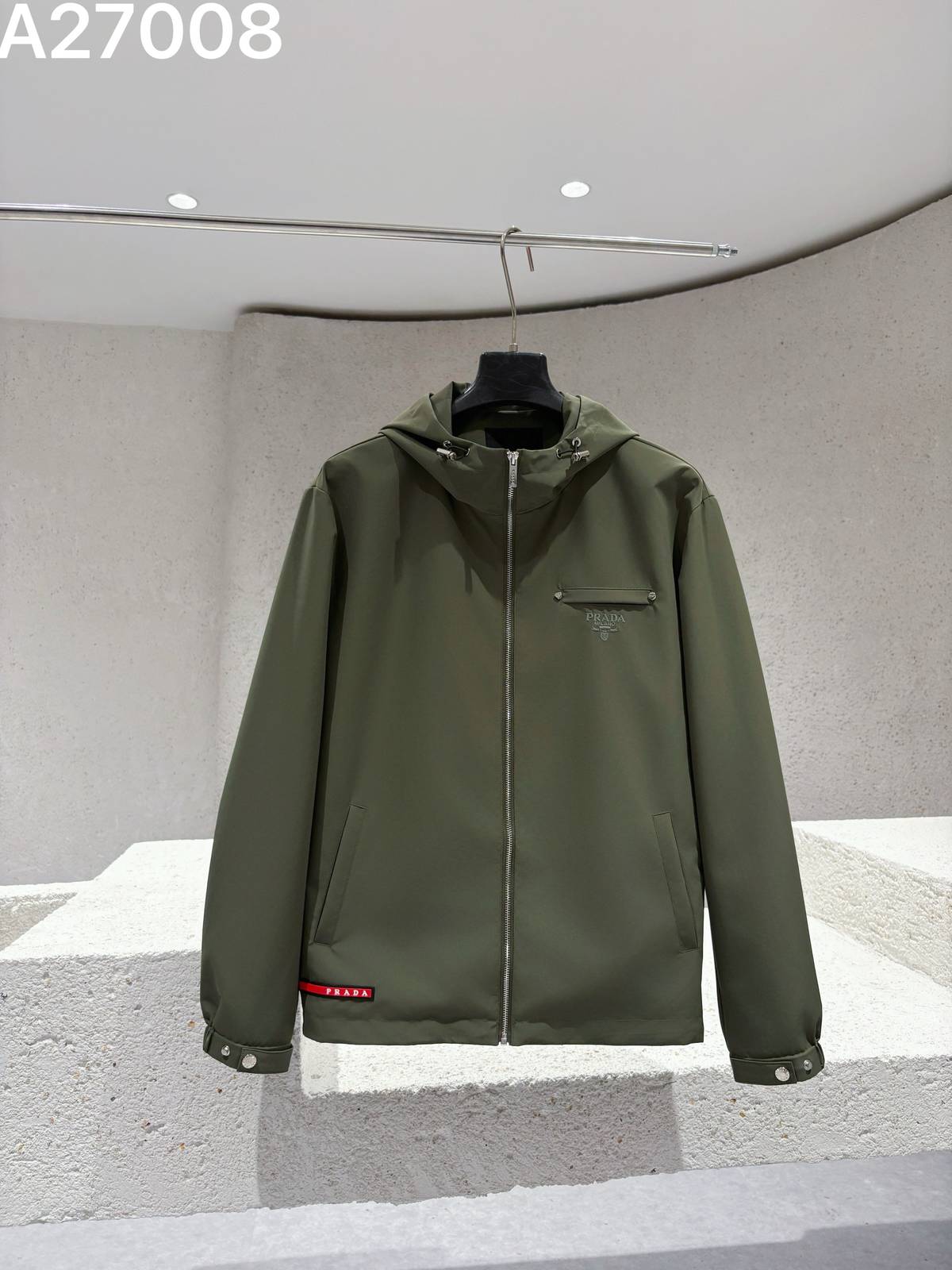 PRADA プラダ メンズ ブルゾン フーデッドジャケット ナイロン ロゴワッペン ダブルジップ 秋冬 防寒 グリーン ブラック M 4X L