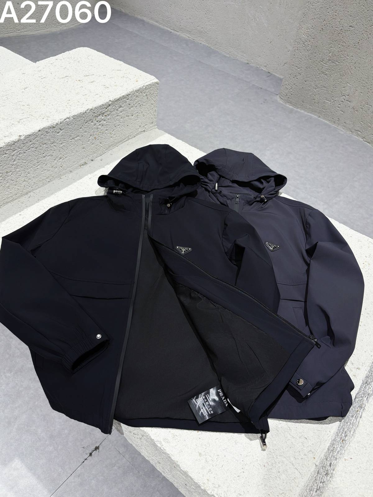 PRADA プラダ メンズ ブルゾン フーデッドジャケット ナイロン キルティング マウンテンパーカー 秋冬 ブラック