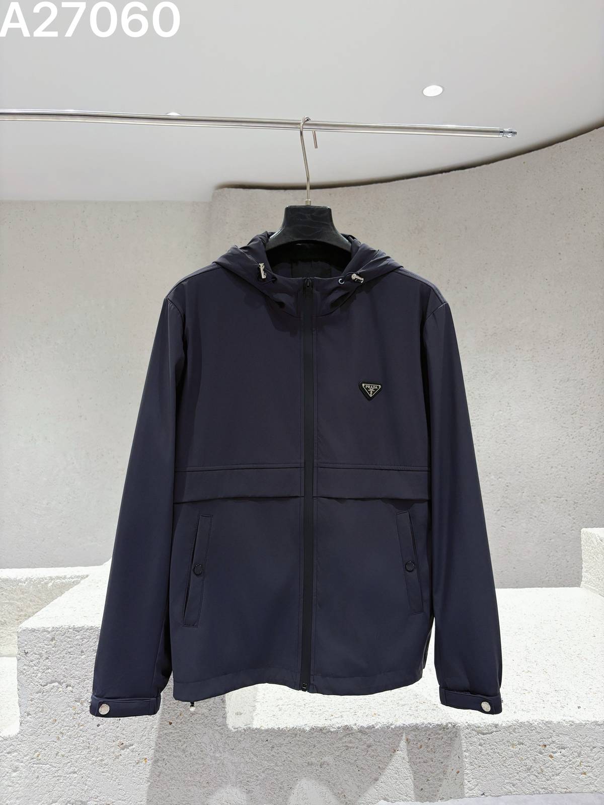 PRADA プラダ メンズ ブルゾン フーデッドジャケット ナイロン キルティング マウンテンパーカー 秋冬 ブラック - 画像 8