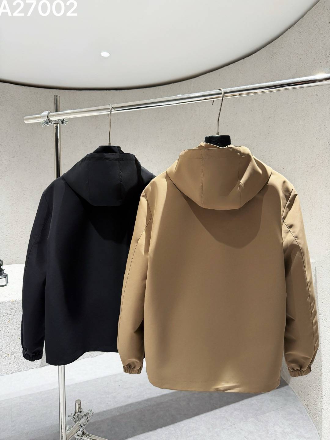 BURBERRY バーバリー メンズ フーデッドジャケット マウンテンパーカー ナイロン ロゴワッペン ドローコード 秋冬 ブラック カーキ - 画像 6
