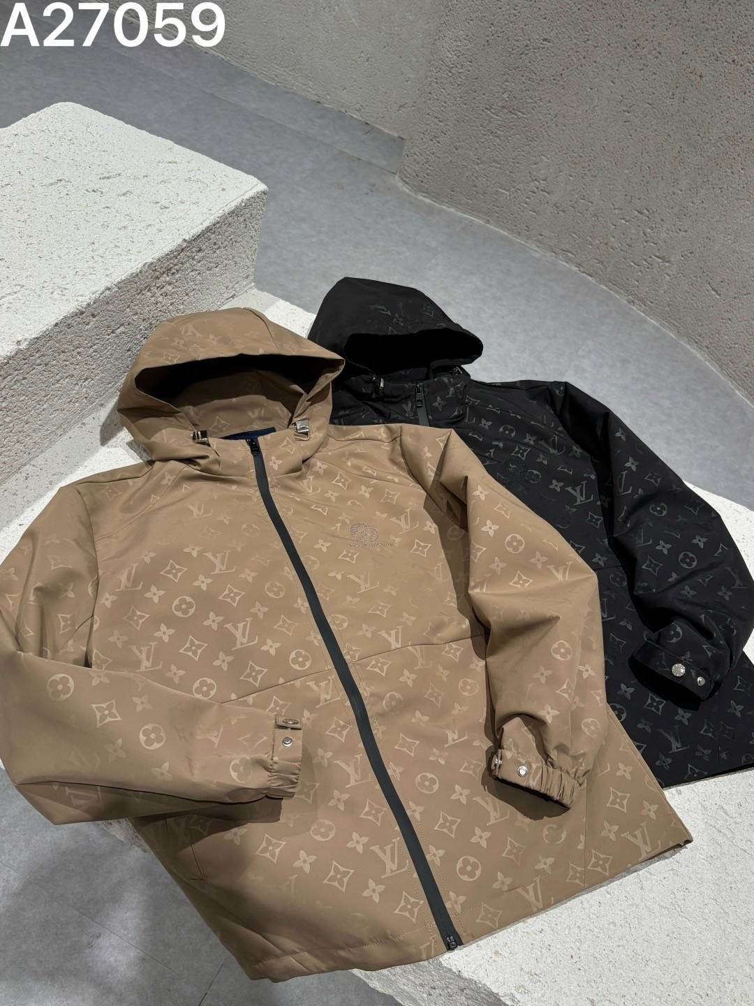 Louis Vuitton メンズ ブルゾン フーデッドジャケット モノグラム ナイロン マウンテンパーカー 秋冬 ブラック カーキ - 画像 4
