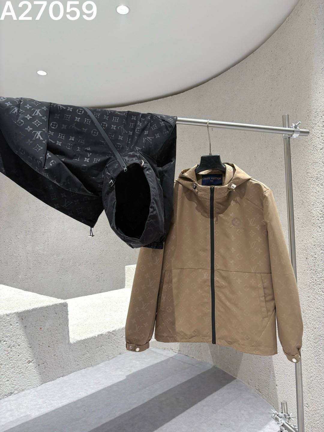 Louis Vuitton メンズ ブルゾン フーデッドジャケット モノグラム ナイロン マウンテンパーカー 秋冬 ブラック カーキ - 画像 5