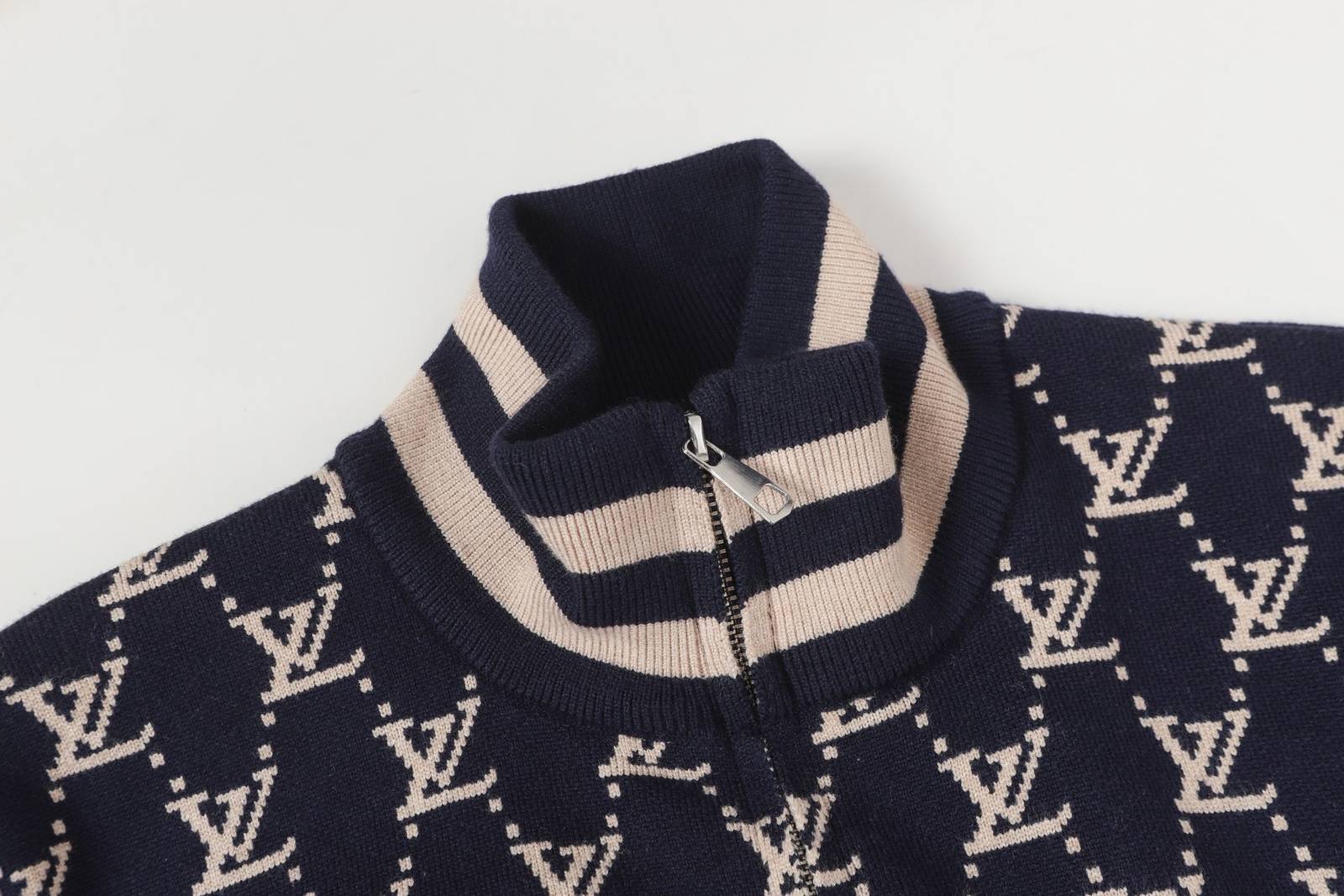 LV レディース ブルゾン フーデッドジャケット ロゴプリント ナイロン バイカラー 秋冬 通勤通学 ブラック - 画像 9
