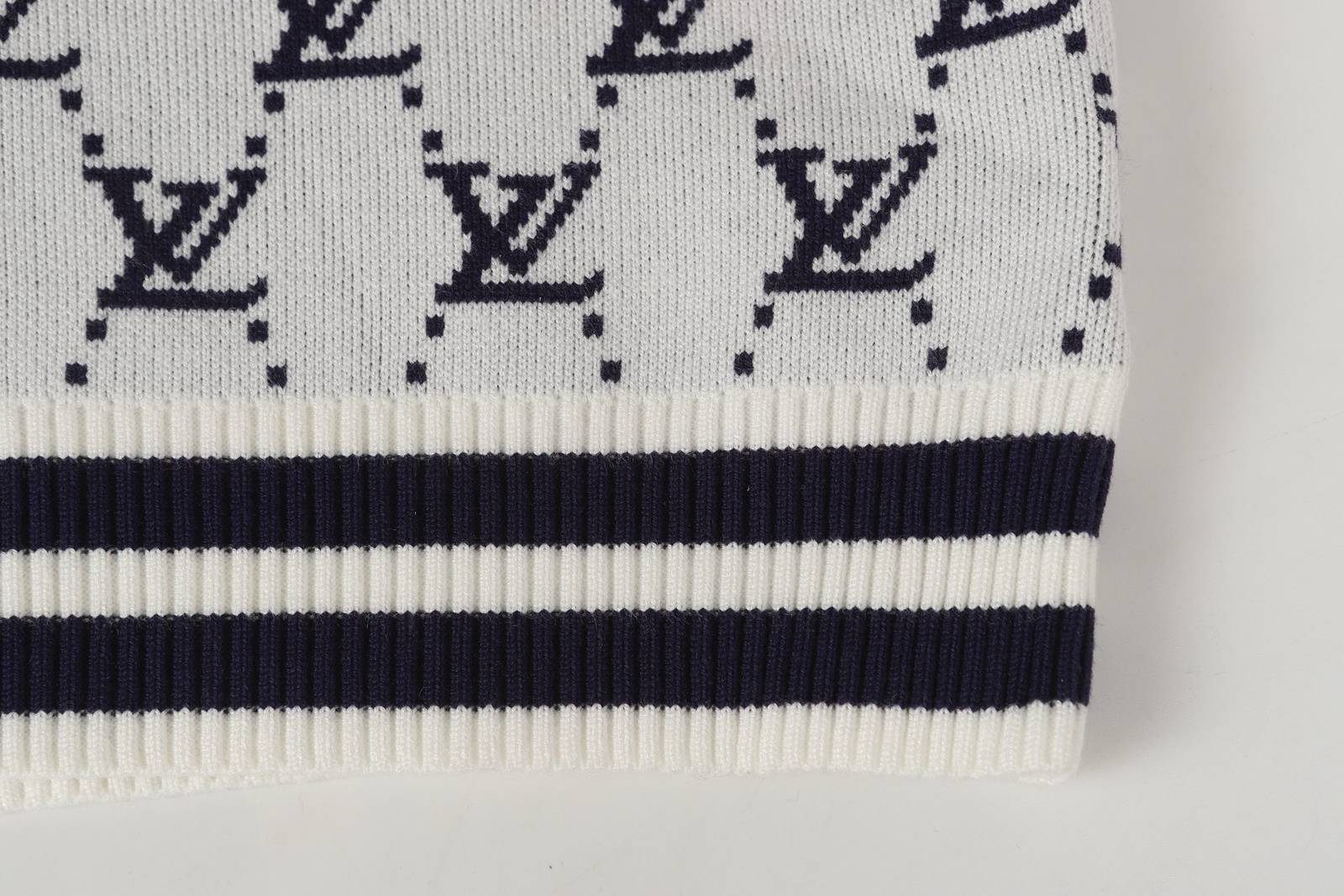 LV ルイヴィトン メンズ ブルゾン フーデッドジャケット ロゴプリント キルティング ミリタリー ブラック - 画像 8