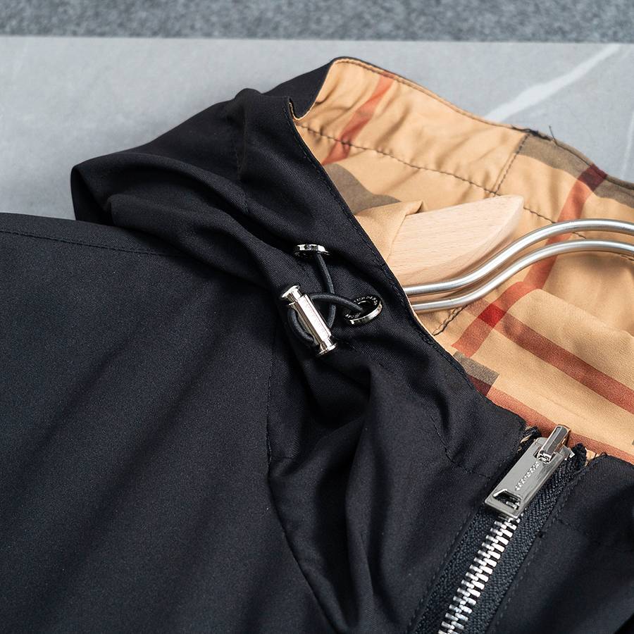 BURBERRY バーバリー メンズ ジャケット ブルゾン マウンテンパーカー ナイロン キルティング ロゴワッペン ダブルジップ 秋冬 黒 M - 画像 11
