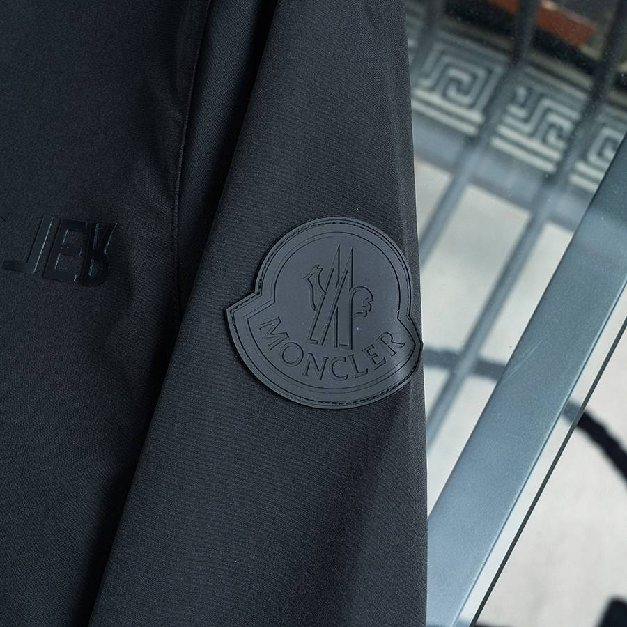 MONCLER モンクレール メンズ ジャケット ブルゾン ナイロン ロゴワッペン ダブルジップ マウンテンパーカー ブラック - 画像 4