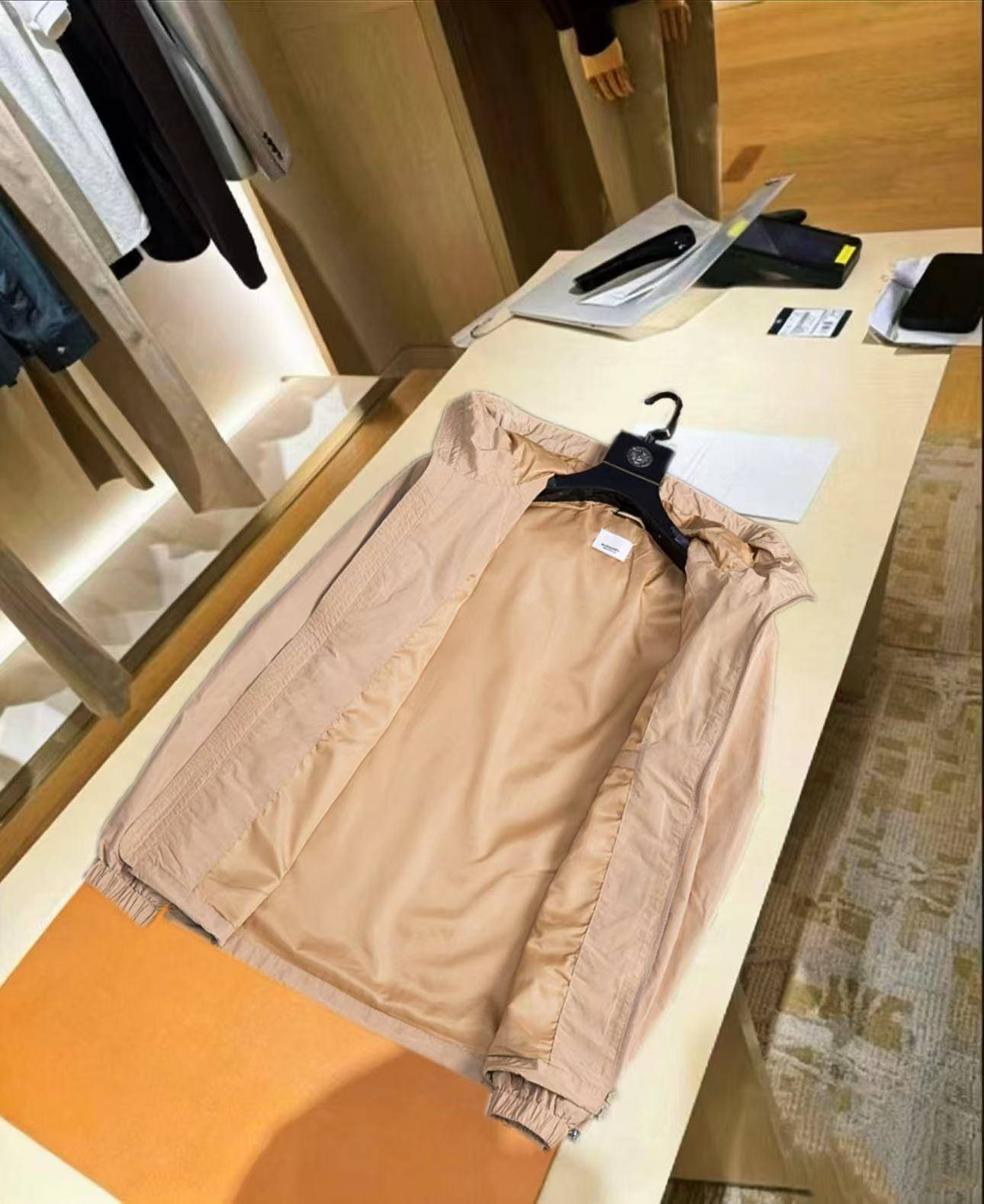 BURBERRY バーバリー メンズ ジャケット ブルゾン マウンテンパーカー ナイロン ロゴワッペン レギュラーフィット カーキ - 画像 10