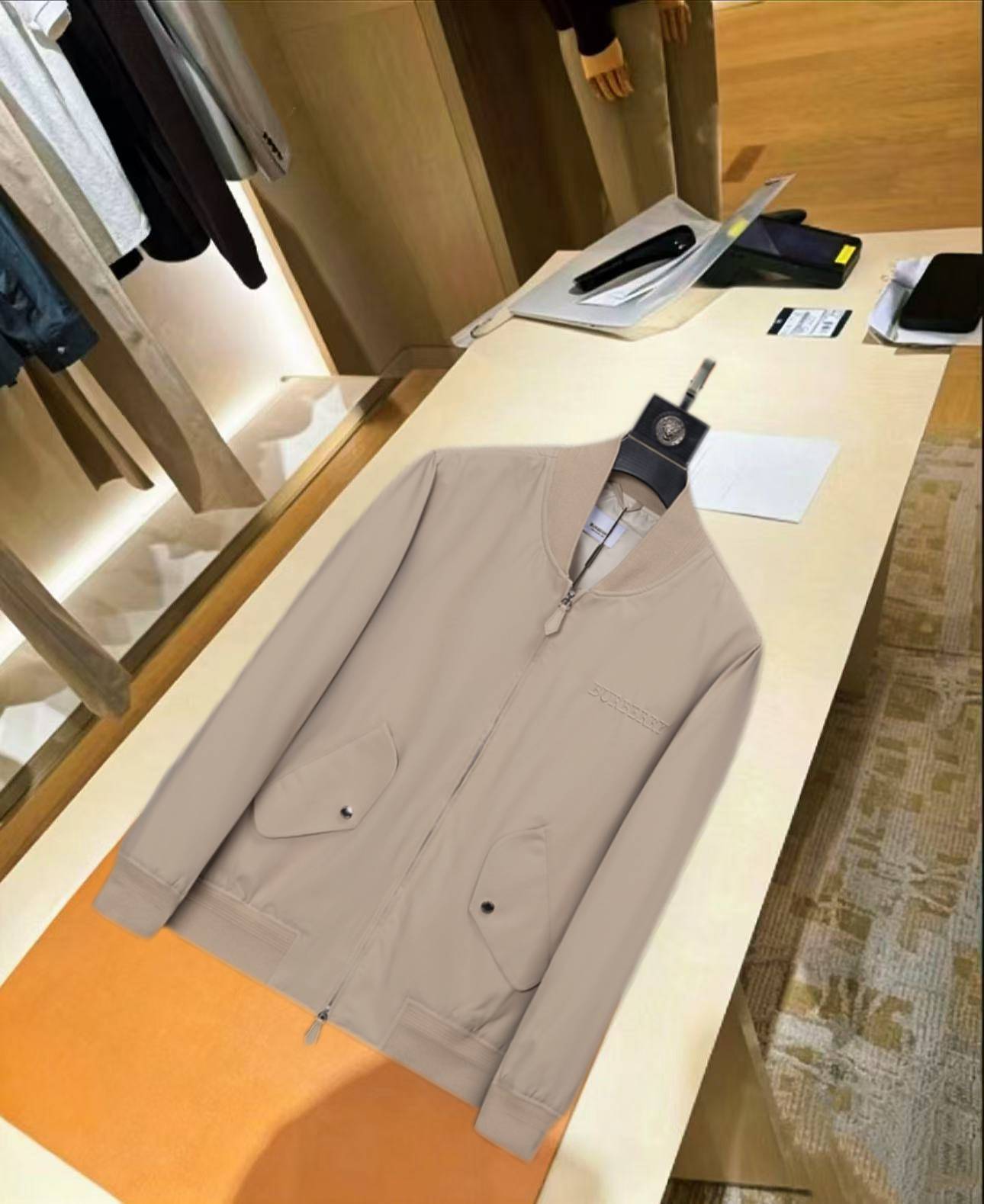 BURBERRY バーバリー メンズ ジャケット スタンドカラージャケット ナイロン ロゴワッペン ドローコード ミリタリー 秋冬 ベージュ