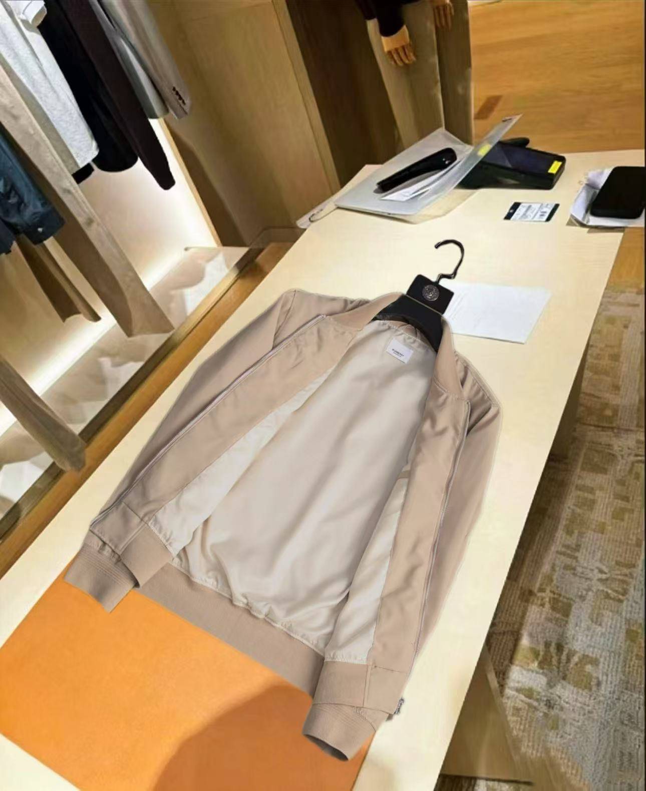 BURBERRY バーバリー メンズ ジャケット スタンドカラージャケット ナイロン ロゴワッペン ドローコード ミリタリー 秋冬 ベージュ - 画像 10