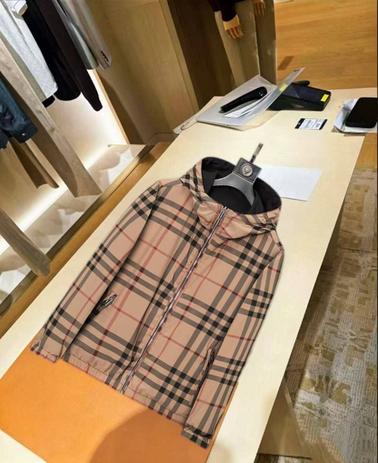 BURBERRY バーバリー メンズ ジャケット ブルゾン マウンテンパーカー ナイロン ロゴワッペン ダブルジップ ブラック