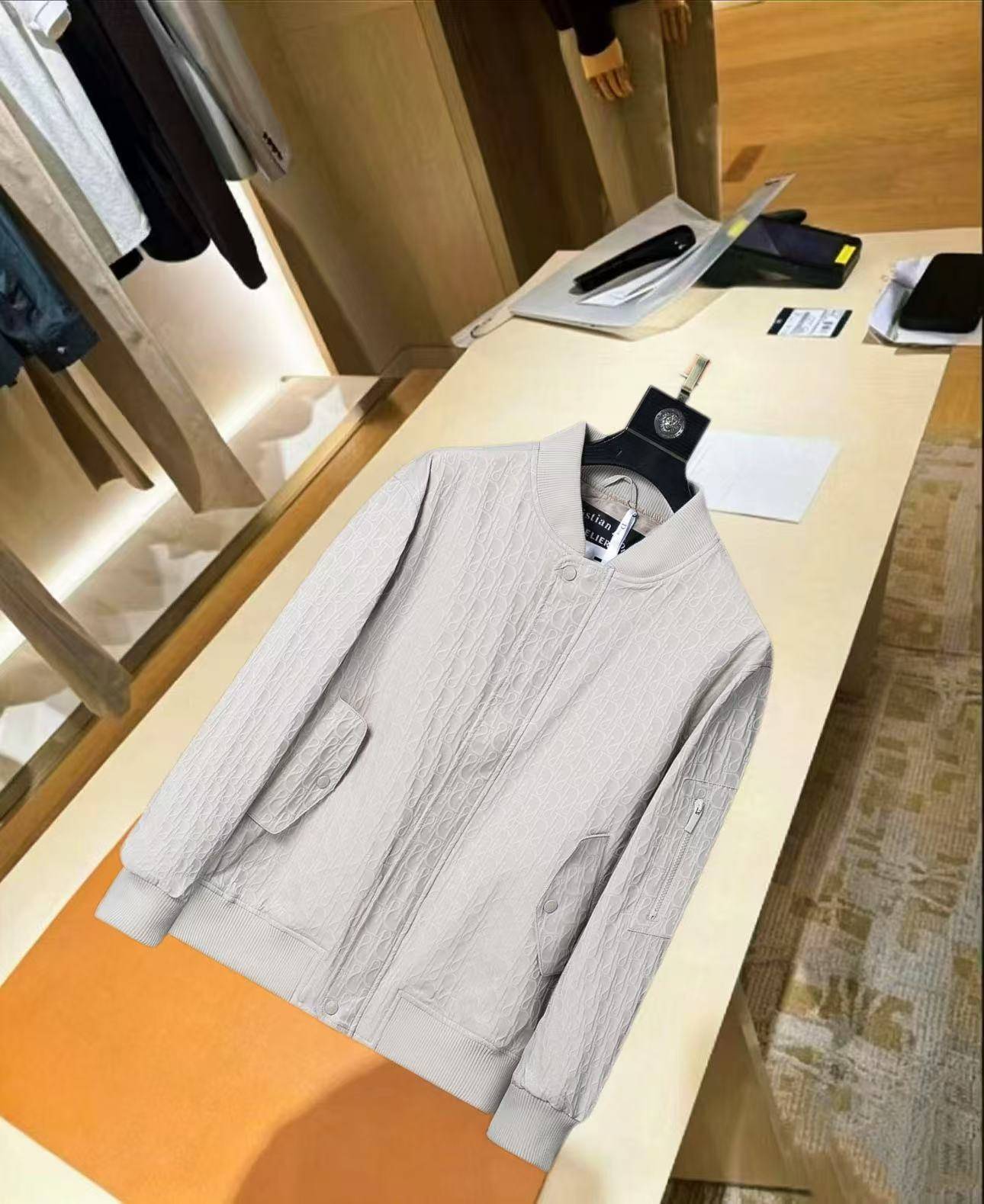Christian Dior ディオール メンズ ジャケット ブルゾン ライトウェイト キルティング デザイン レギュラーフィット ホワイト