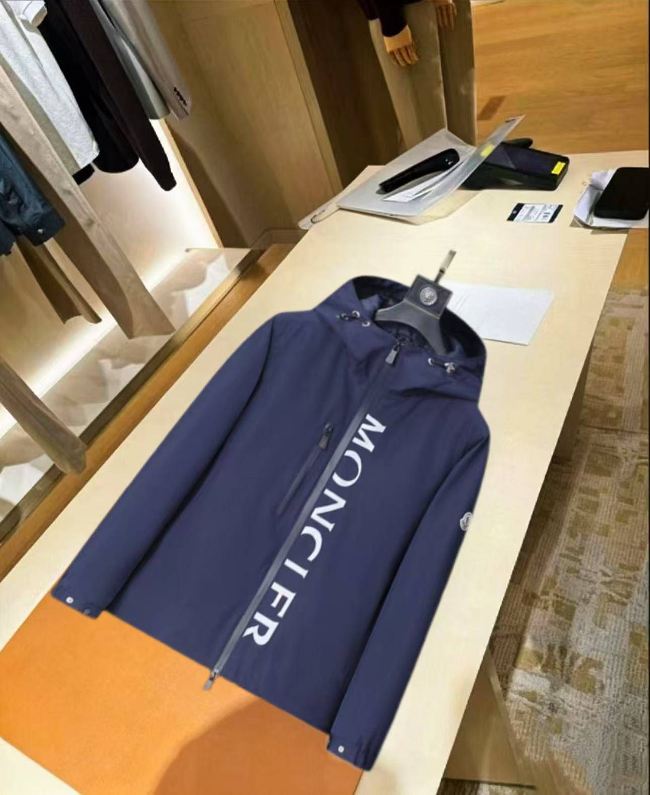 MONCLER モンクレール メンズ ジャケット ブルゾン ナイロン ロゴワッペン マウンテンパーカー ネイビー