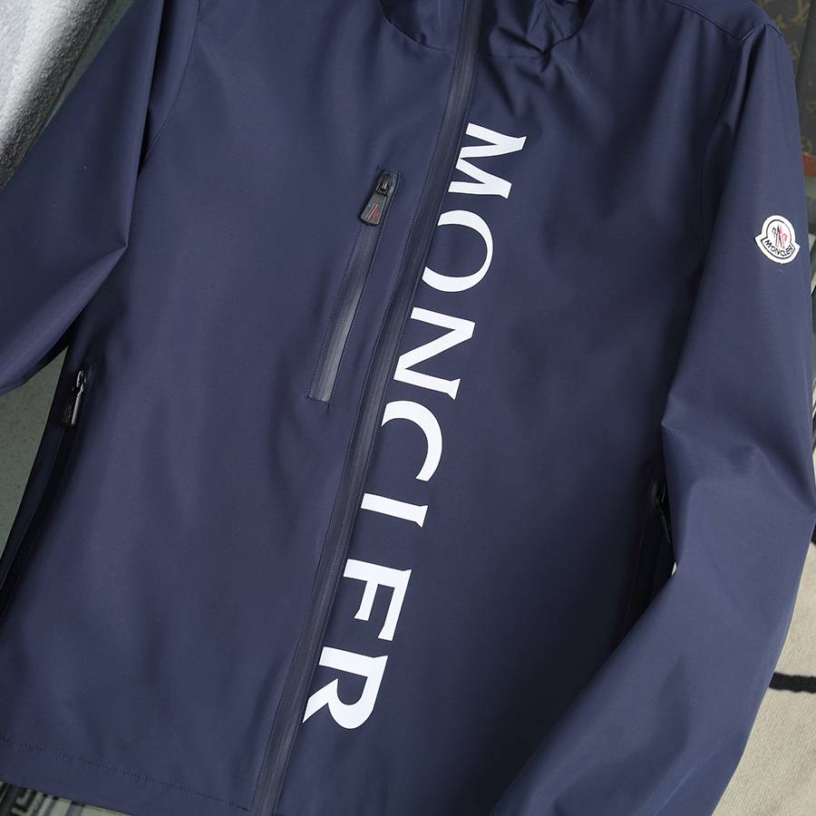 MONCLER モンクレール メンズ ジャケット ブルゾン ナイロン ロゴワッペン マウンテンパーカー ネイビー - 画像 4