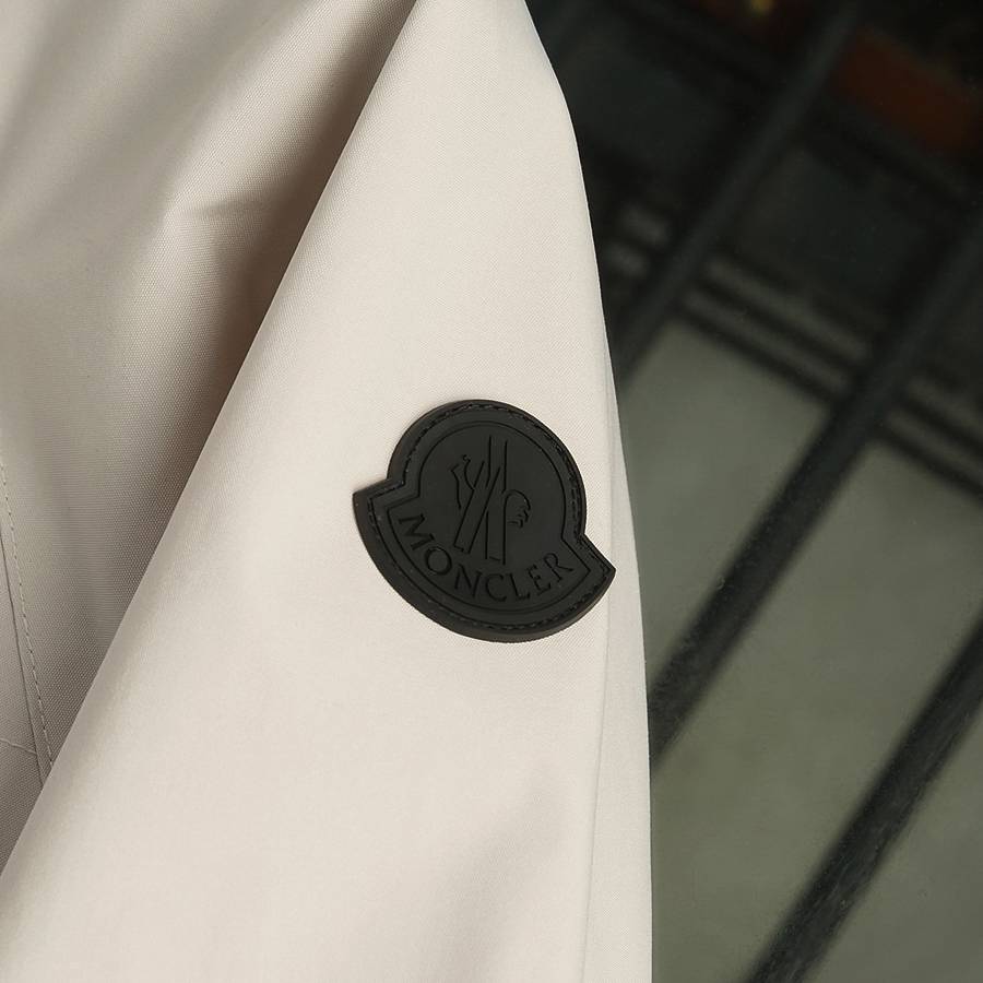 MONCLER モンクレール メンズ ジャケット ブルゾン ナイロン ロゴワッペン マウンテンパーカー 秋冬 ベージュ - 画像 3