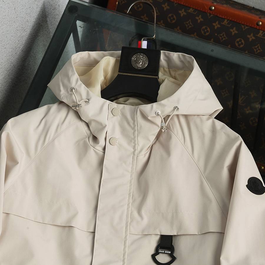 MONCLER モンクレール メンズ ジャケット ブルゾン ナイロン ロゴワッペン マウンテンパーカー 秋冬 ベージュ - 画像 6