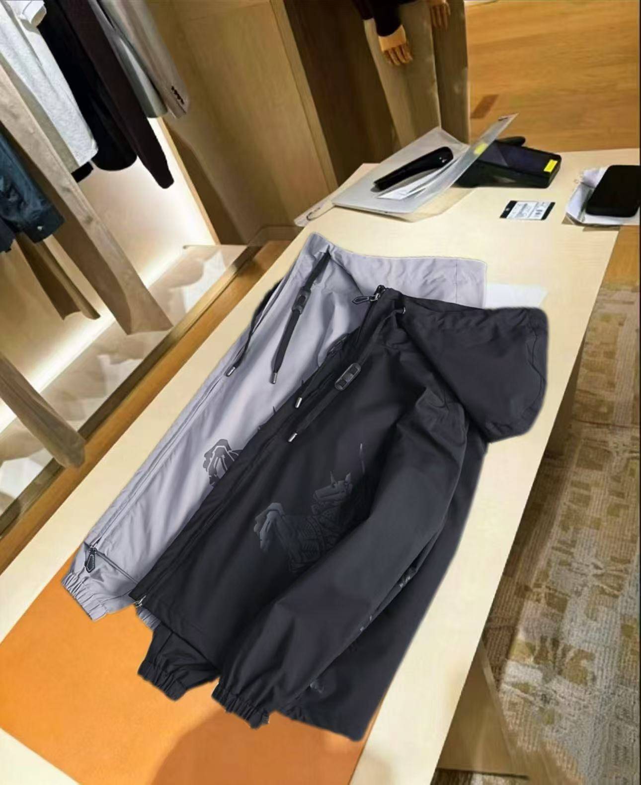MONCLER モンクレール メンズ ジャケット マウンテンパーカー ナイロン ロゴワッペン ダブルジップ 秋冬 ブラック - 画像 8