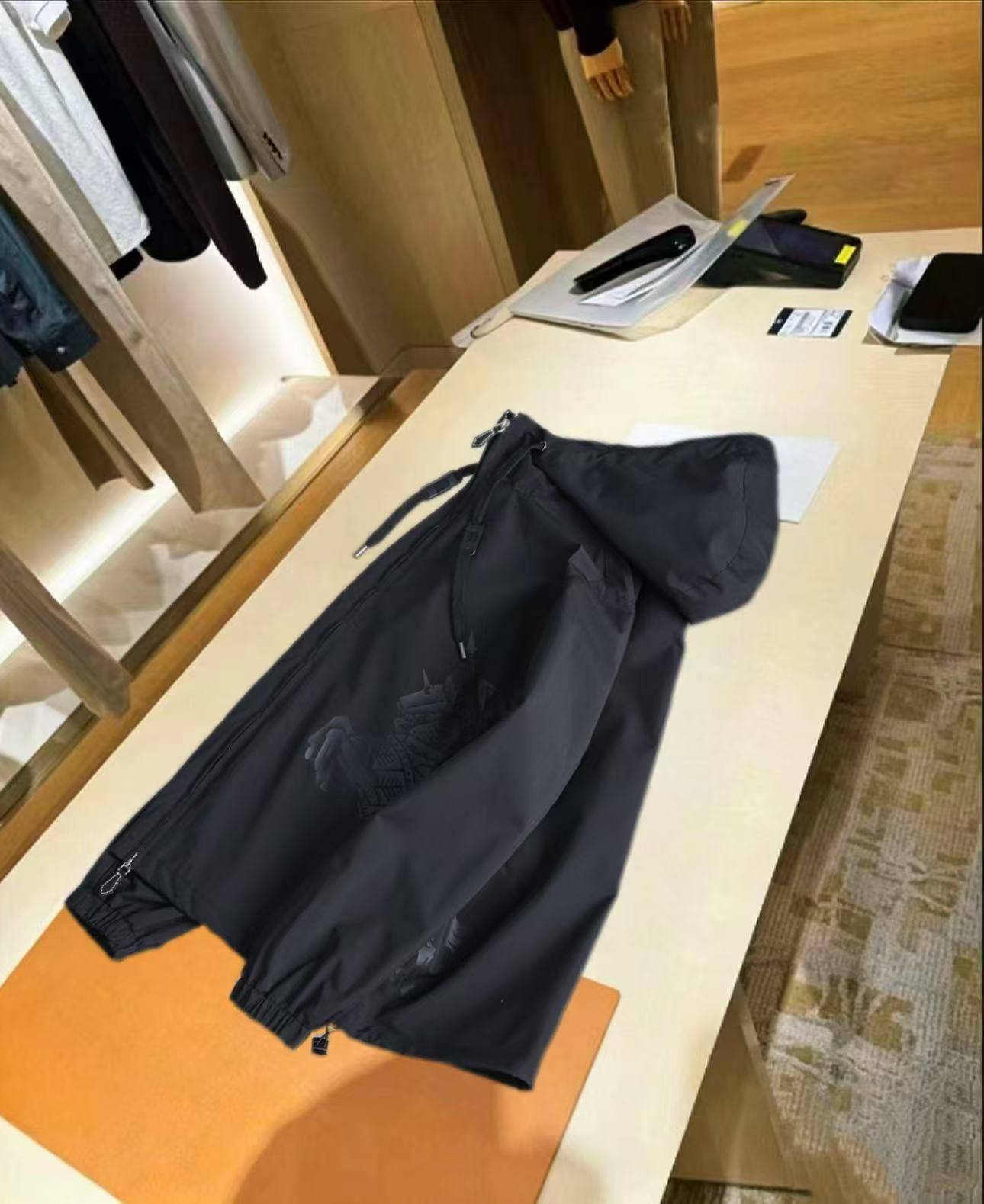 MONCLER モンクレール メンズ ジャケット マウンテンパーカー ナイロン ロゴワッペン ダブルジップ 秋冬 ブラック - 画像 9
