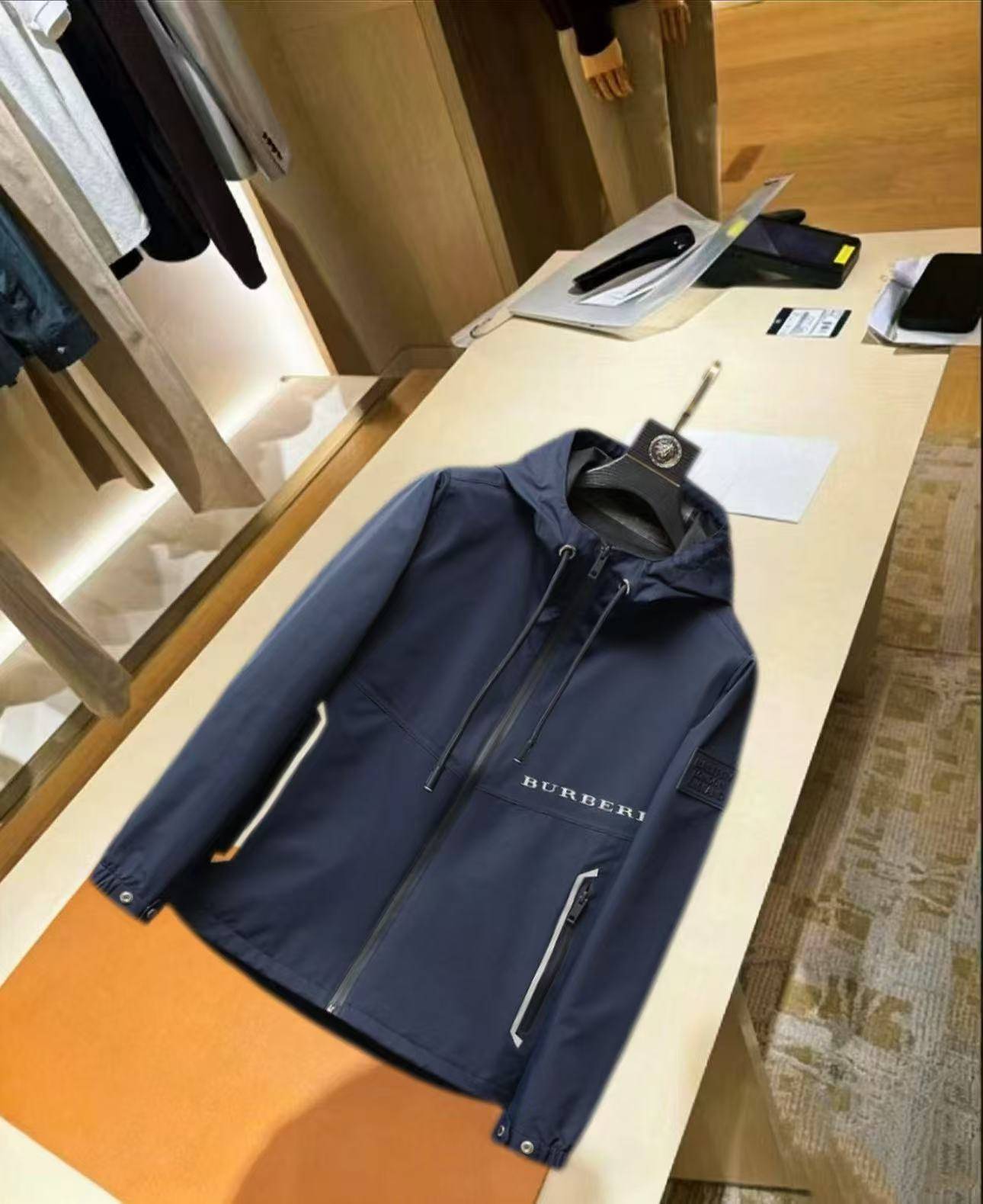 BURBERRY バーバリー メンズ ジャケット ブルゾン ナイロン キルティング マウンテンパーカー 秋冬 ネイビー