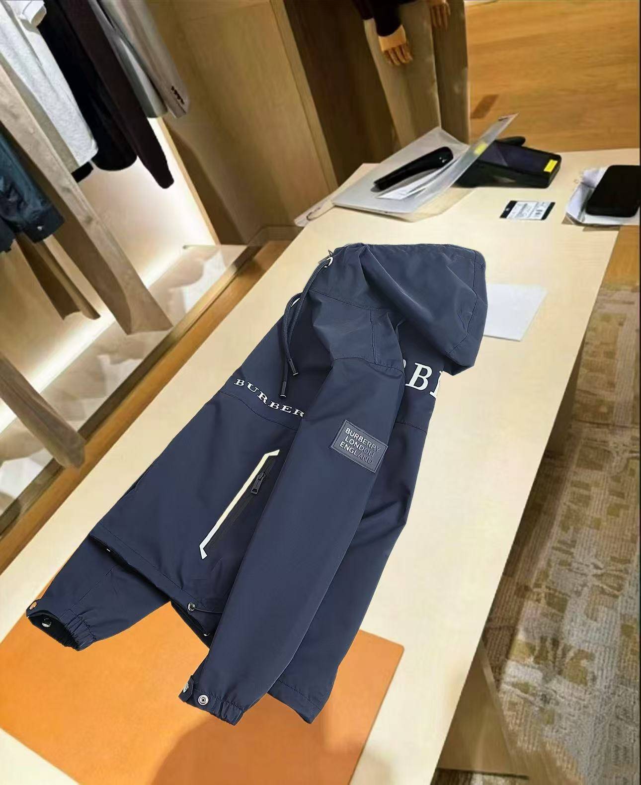 BURBERRY バーバリー メンズ ジャケット ブルゾン ナイロン キルティング マウンテンパーカー 秋冬 ネイビー - 画像 9