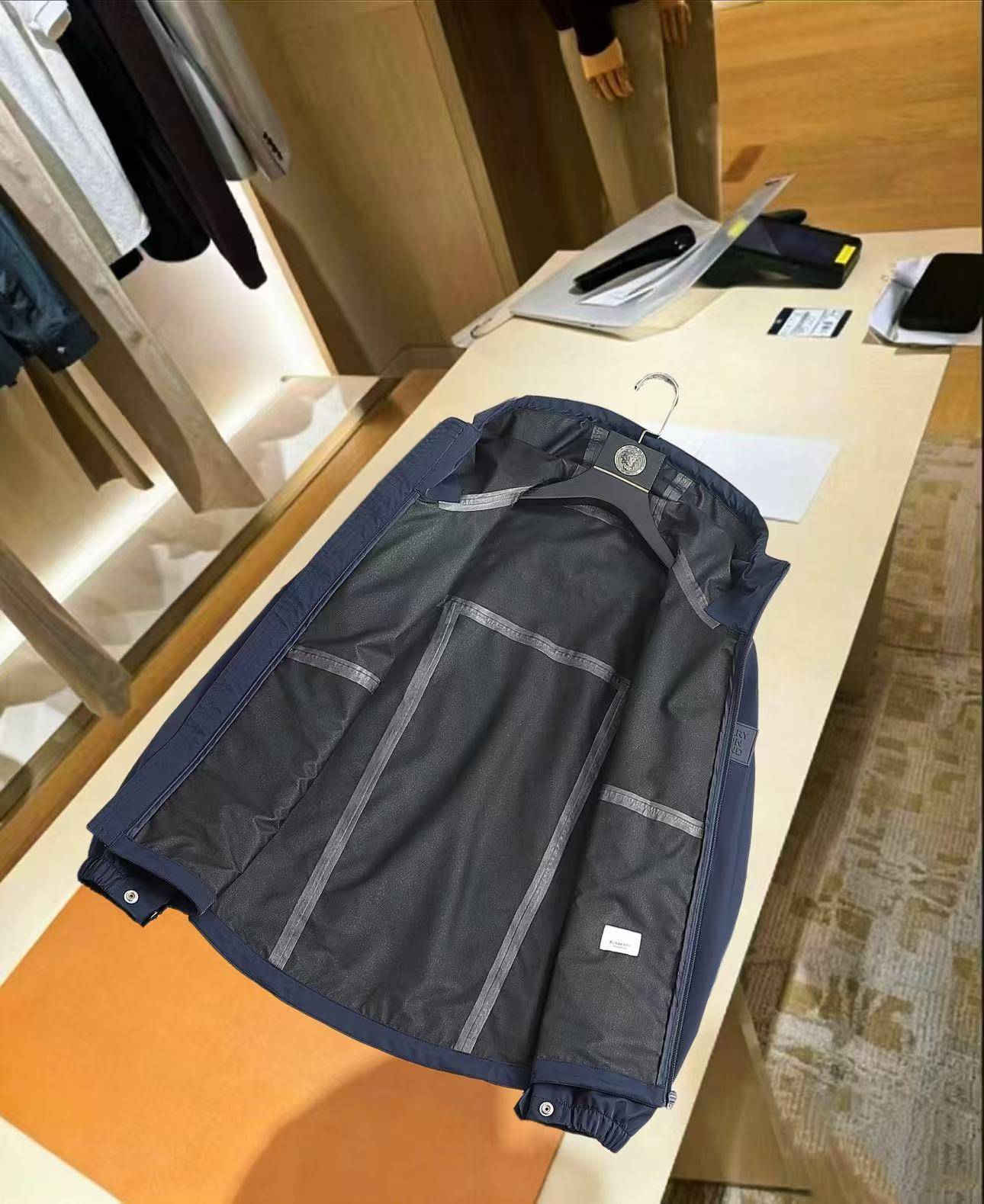 BURBERRY バーバリー メンズ ジャケット ブルゾン ナイロン キルティング マウンテンパーカー 秋冬 ネイビー - 画像 10