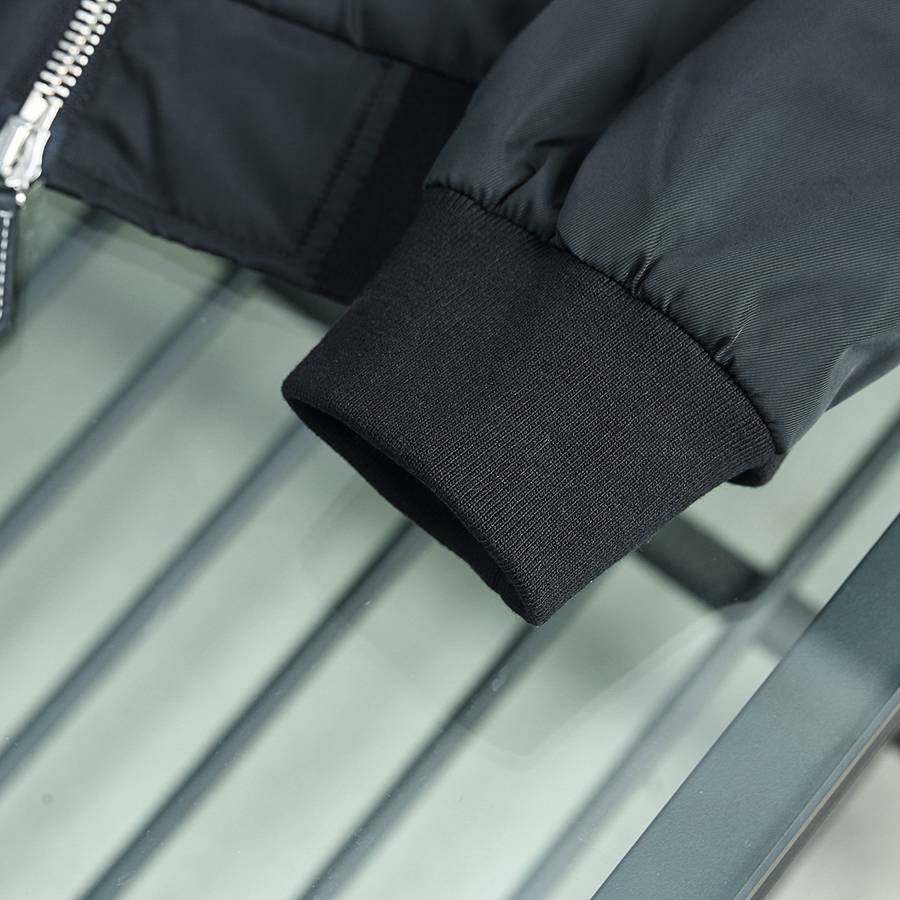 BURBERRY バーバリー メンズ ブルゾン ボマージャケット ナイロン ロゴワッペン ミリタリー 秋冬 ブラック - 画像 4