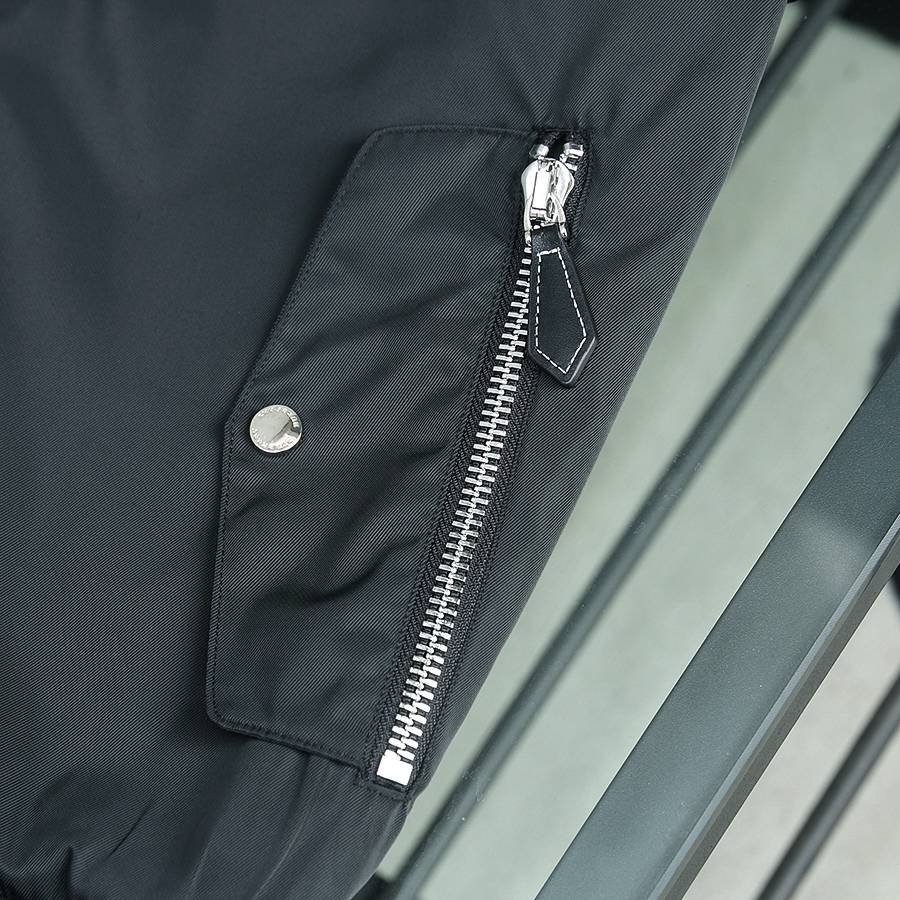 BURBERRY バーバリー メンズ ブルゾン ボマージャケット ナイロン ロゴワッペン ミリタリー 秋冬 ブラック - 画像 6