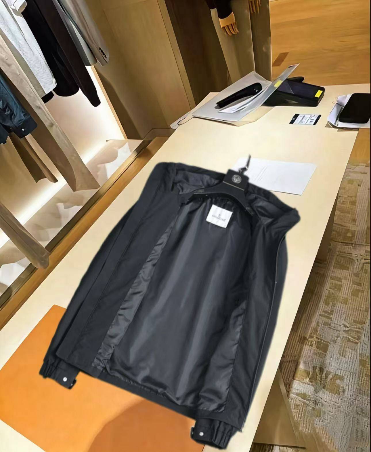 MONCLER モンクレール メンズ ダウンジャケット マウンテンパーカー キルティング ブラック M - 画像 10
