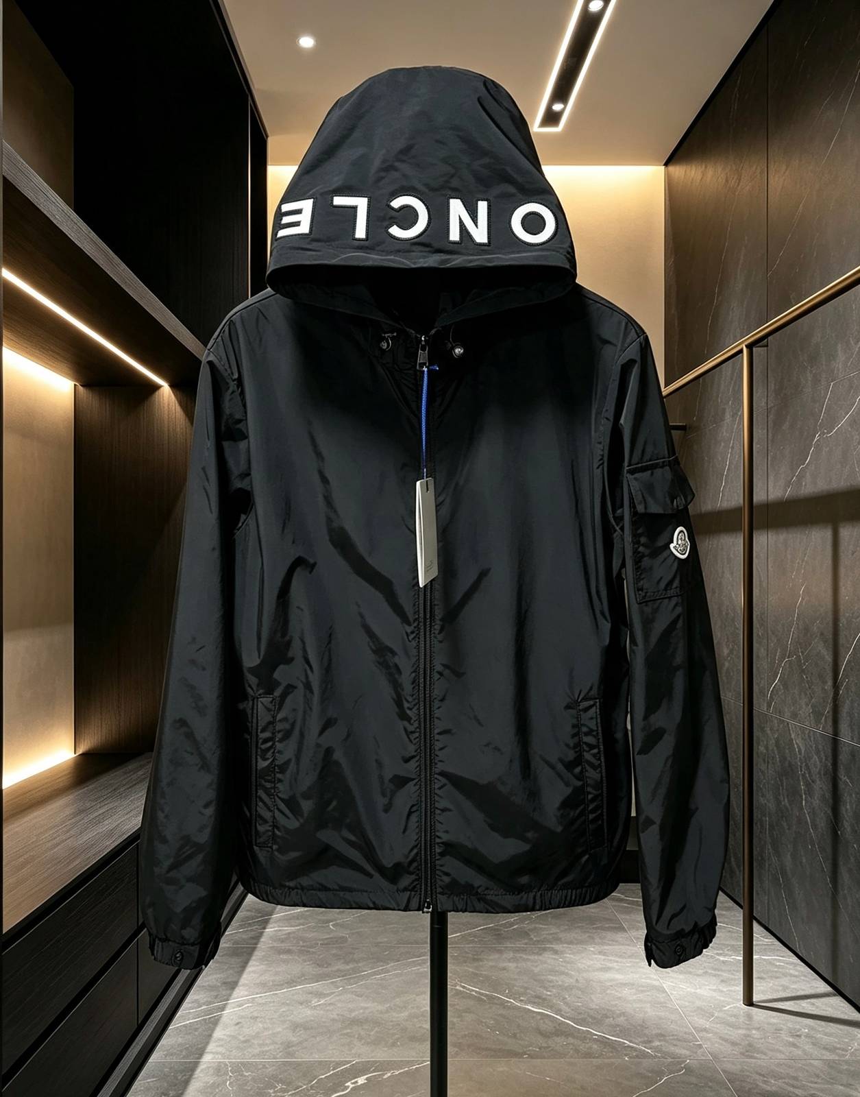 MONCLER モンクレール メンズ ダウンジャケット マウンテンパーカー キルティング ナイロン 秋冬防寒 ブラック M