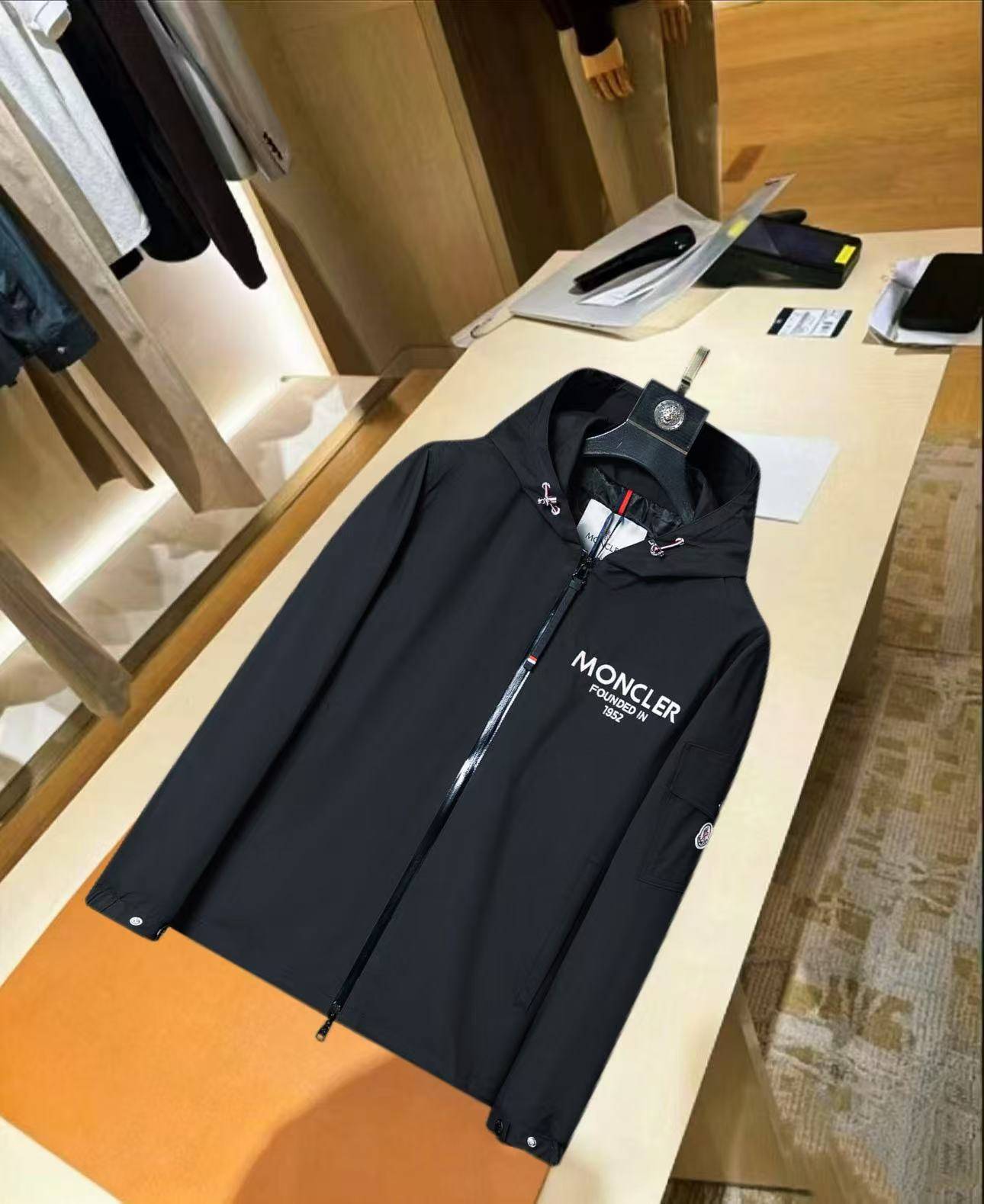 MONCLER モンクレール メンズ ダウンジャケット マウンテンパーカー キルティング ブラック M