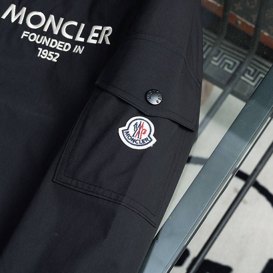 MONCLER モンクレール メンズ ダウンジャケット マウンテンパーカー キルティング ブラック M - 画像 4