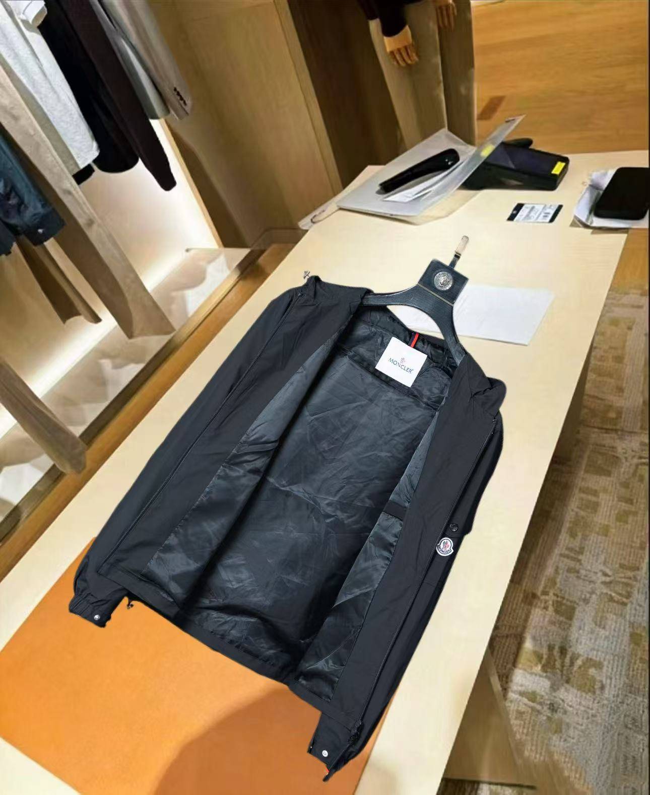 MONCLER モンクレール メンズ ダウンジャケット マウンテンパーカー キルティング ブラック M - 画像 9