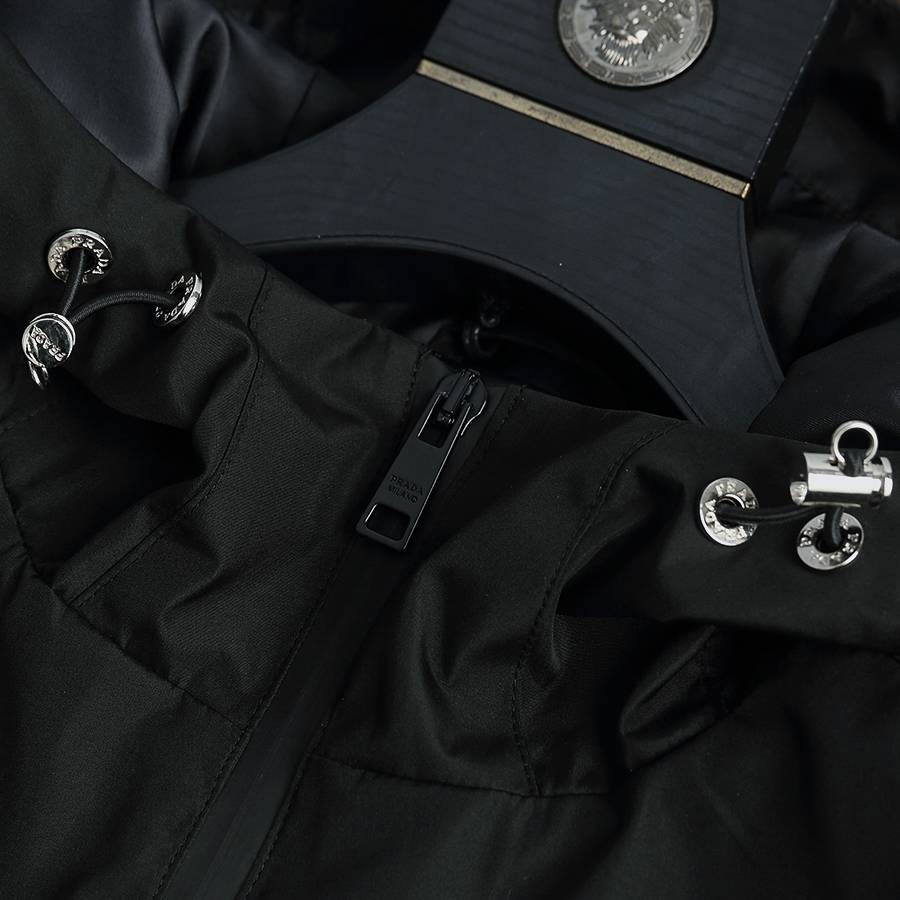 PRADA プラダ メンズ ジャケット ブルゾン MA 1 ナイロン ロゴワッペン ダブルジップ ブラック - 画像 13