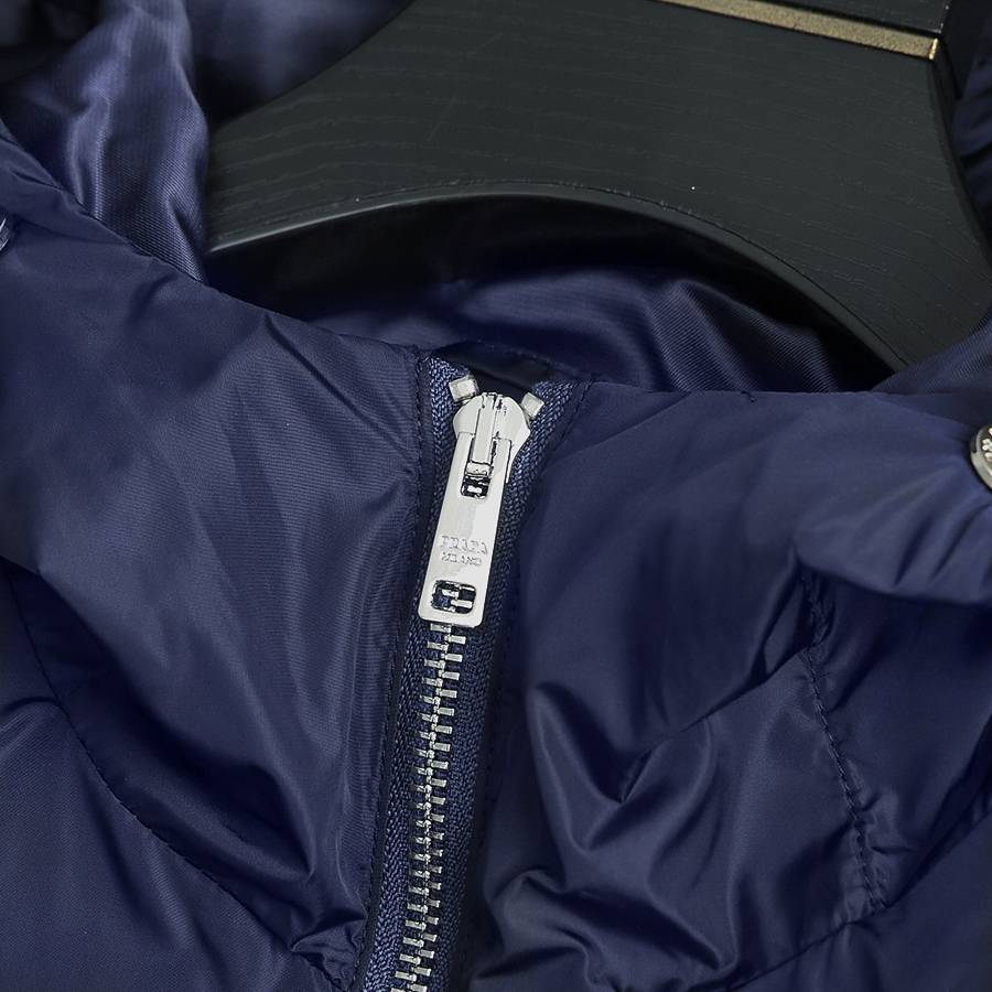 PRADA プラダ メンズ ジャケット ブルゾン ボマージャケット ナイロン ロゴワッペン ダブルジップ 秋冬 ブラック - 画像 4