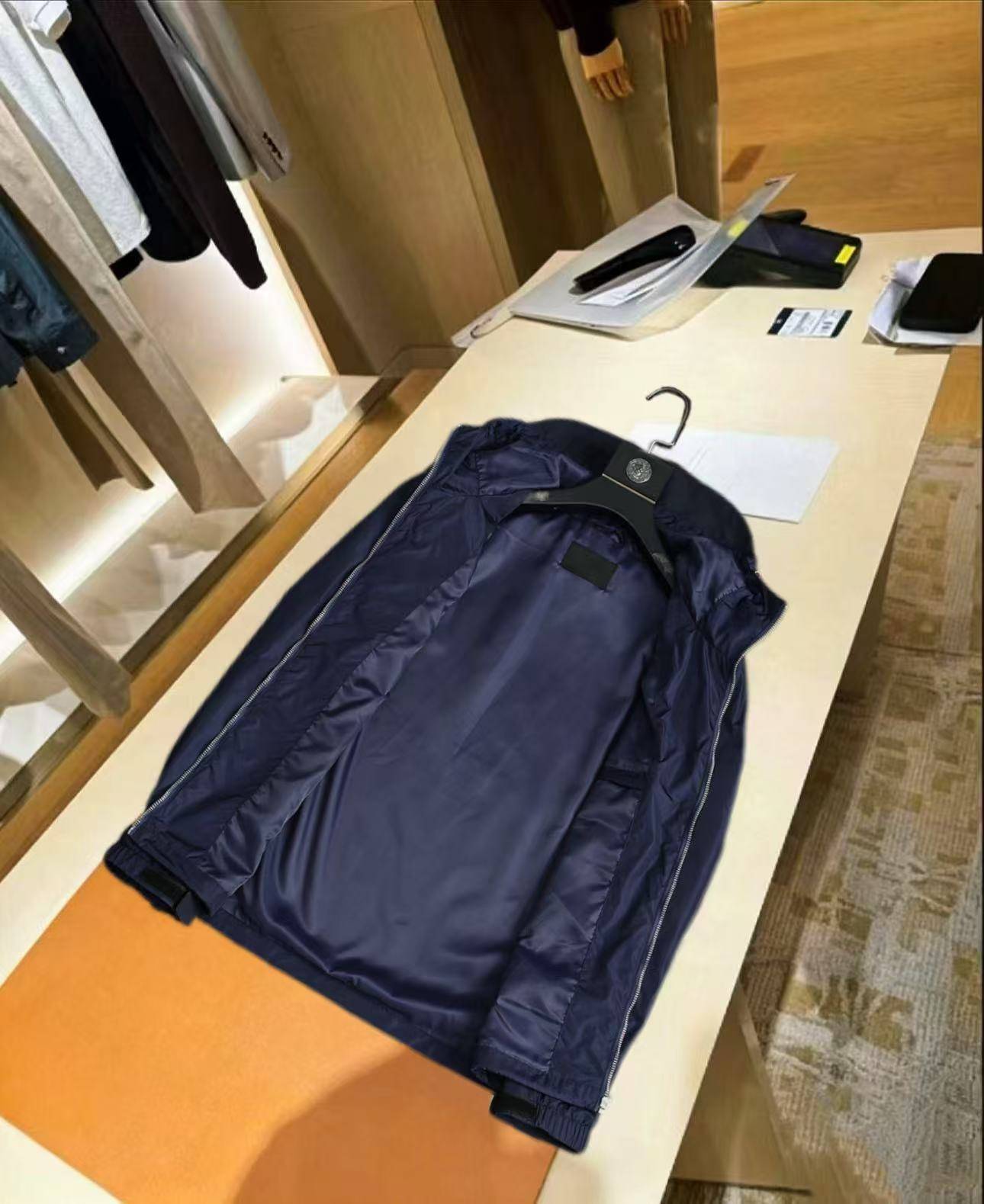PRADA プラダ メンズ ジャケット ブルゾン ボマージャケット ナイロン ロゴワッペン ダブルジップ 秋冬 ブラック - 画像 10