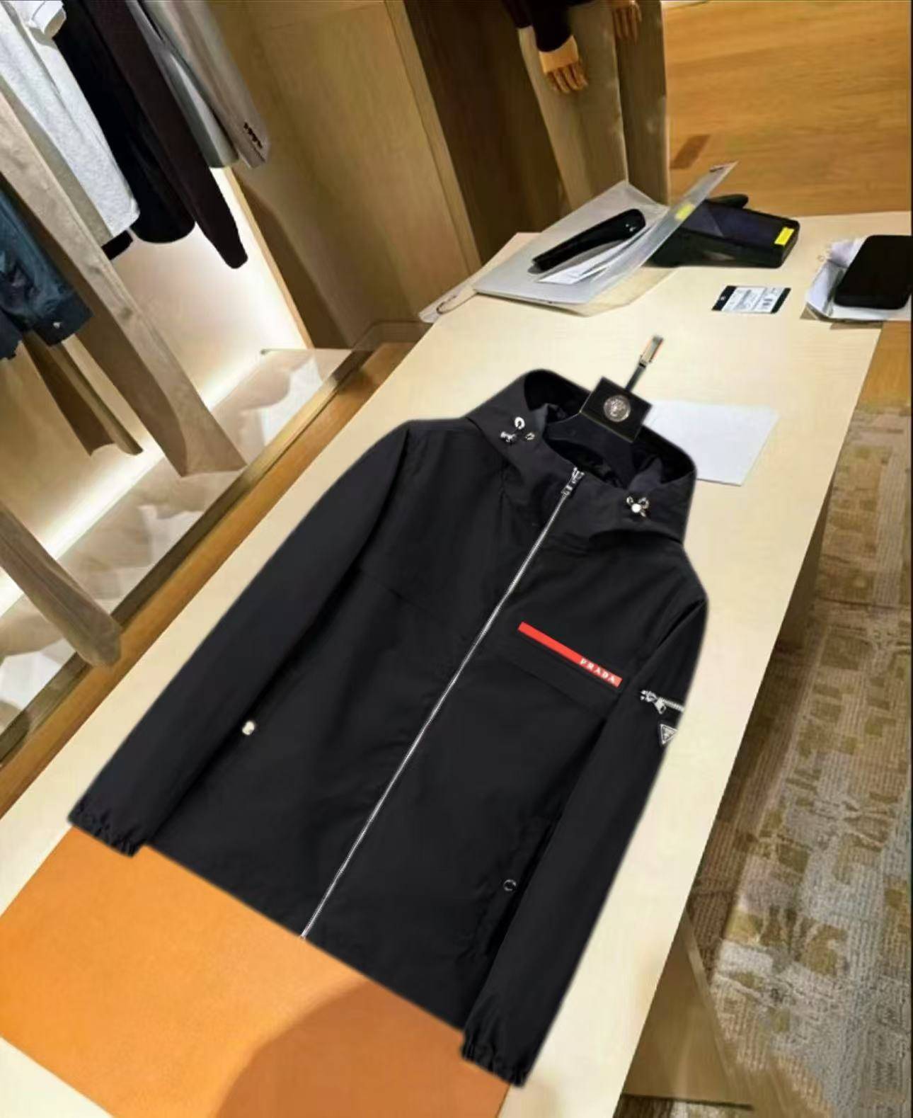 PRADA プラダ メンズ ブルゾン MA 1 ジャケット ナイロン ロゴワッペン ダブルジップ 防寒 秋冬 ブラック M 3XLB23230