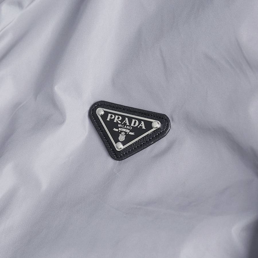 PRADA プラダ メンズ ジャケット ブルゾン ナイロン ロゴワッペン マウンテンパーカー 3XLB23210 グレー - 画像 6