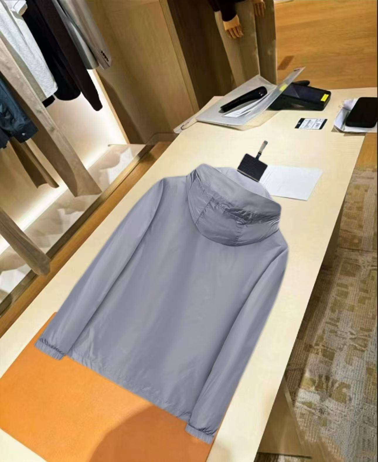 PRADA プラダ メンズ ジャケット ブルゾン ナイロン ロゴワッペン マウンテンパーカー 3XLB23210 グレー - 画像 15