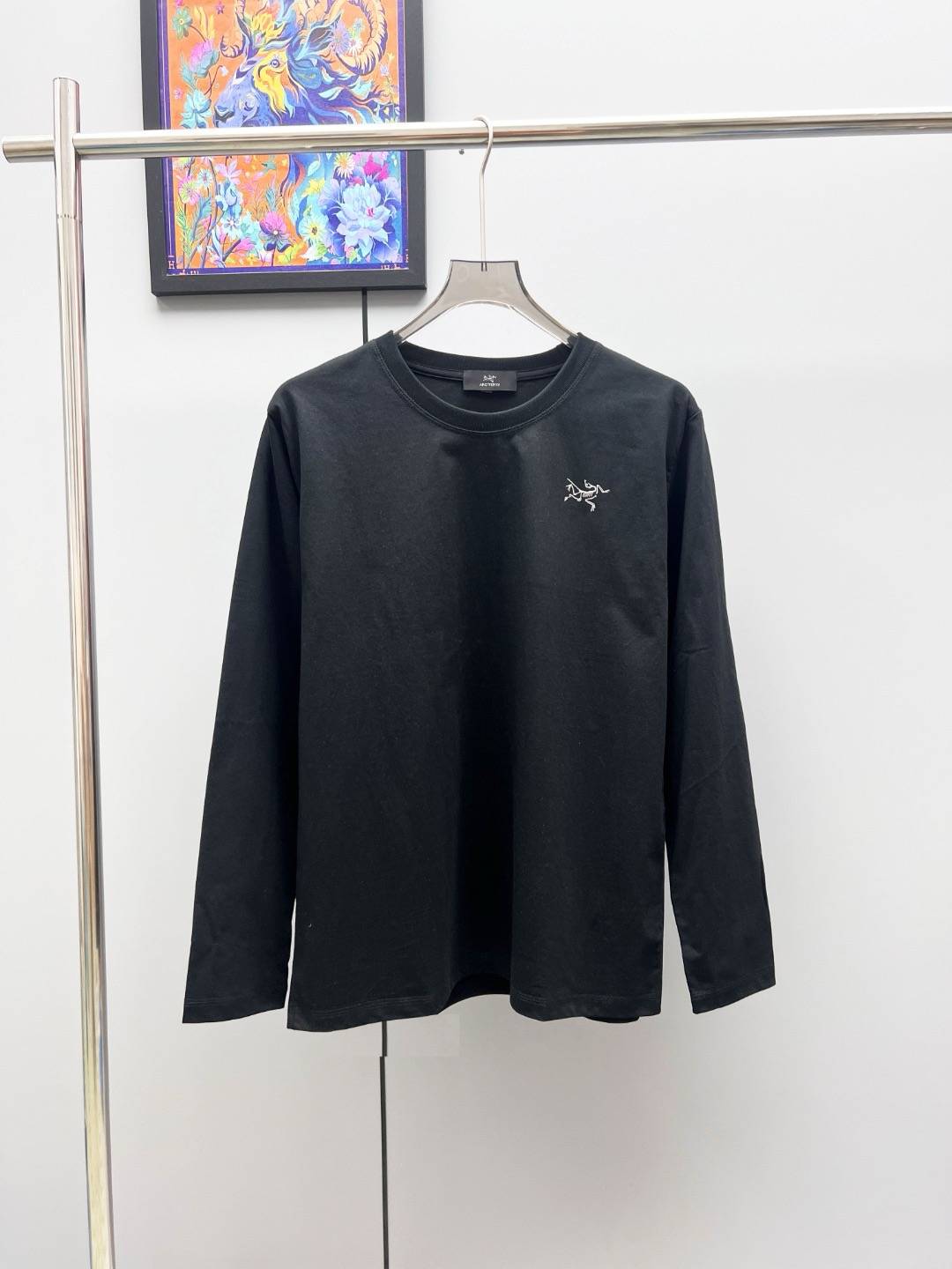 ARCTERYX アークテリクス メンズ スウェット トレーナー クルーネックスウェット ロゴプリント フロントロゴ リブ仕様 ホワイト ブラック - 画像 2