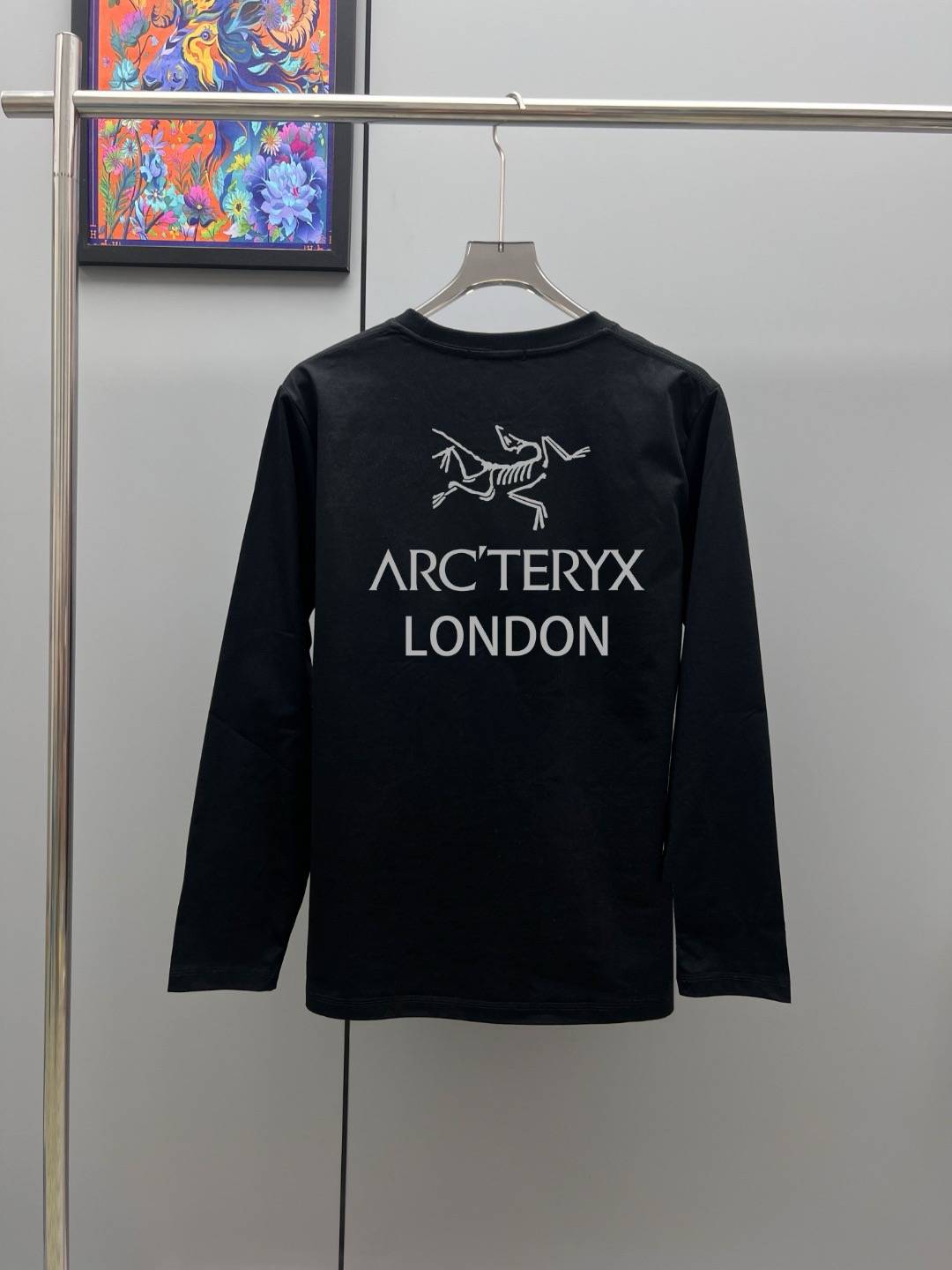ARCTERYX アークテリクス メンズ スウェット トレーナー クルーネックスウェット ロゴプリント フロントロゴ リブ仕様 ホワイト ブラック - 画像 3
