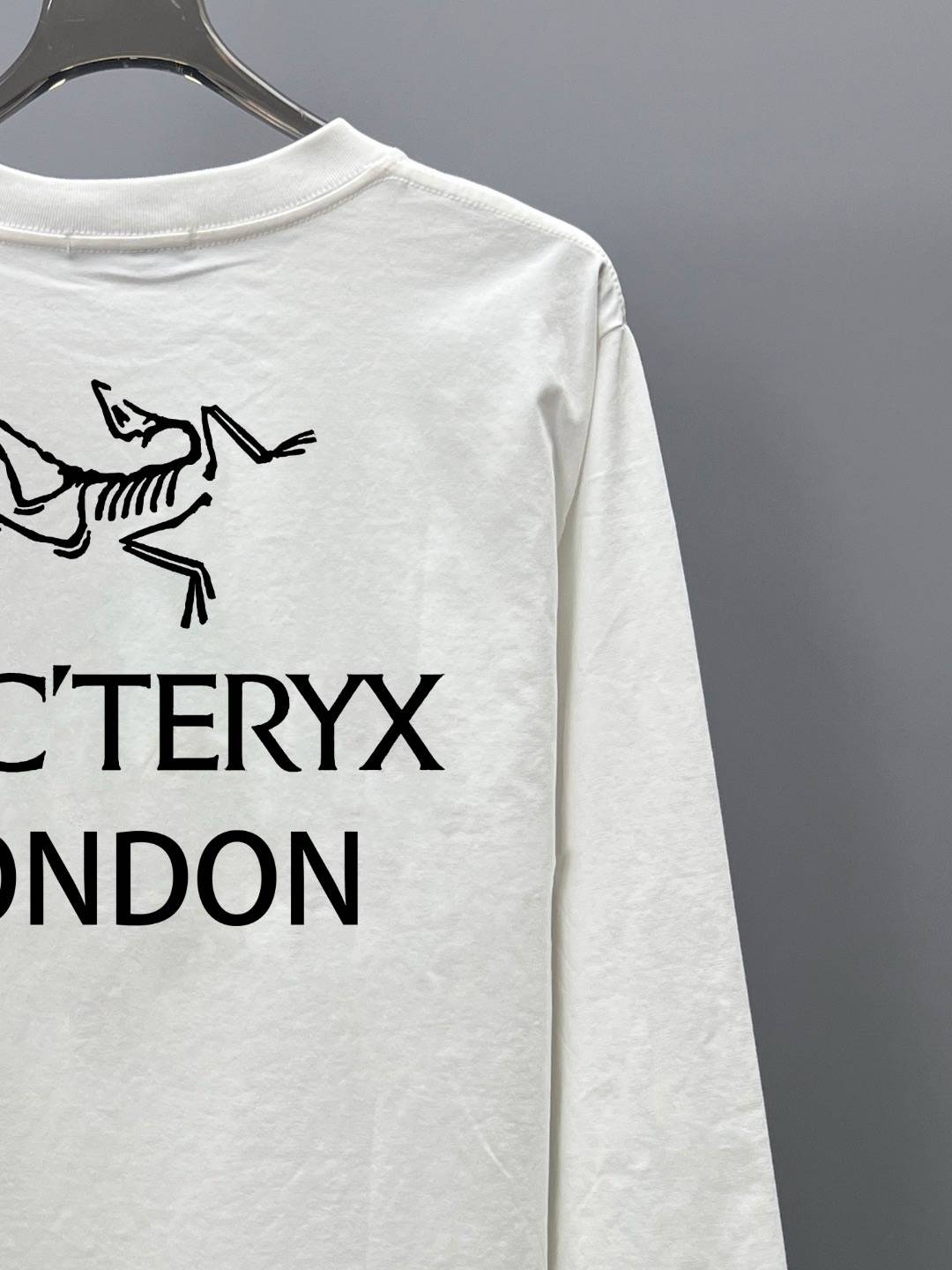 ARCTERYX アークテリクス メンズ スウェット トレーナー クルーネックスウェット ロゴプリント フロントロゴ リブ仕様 ホワイト ブラック - 画像 9