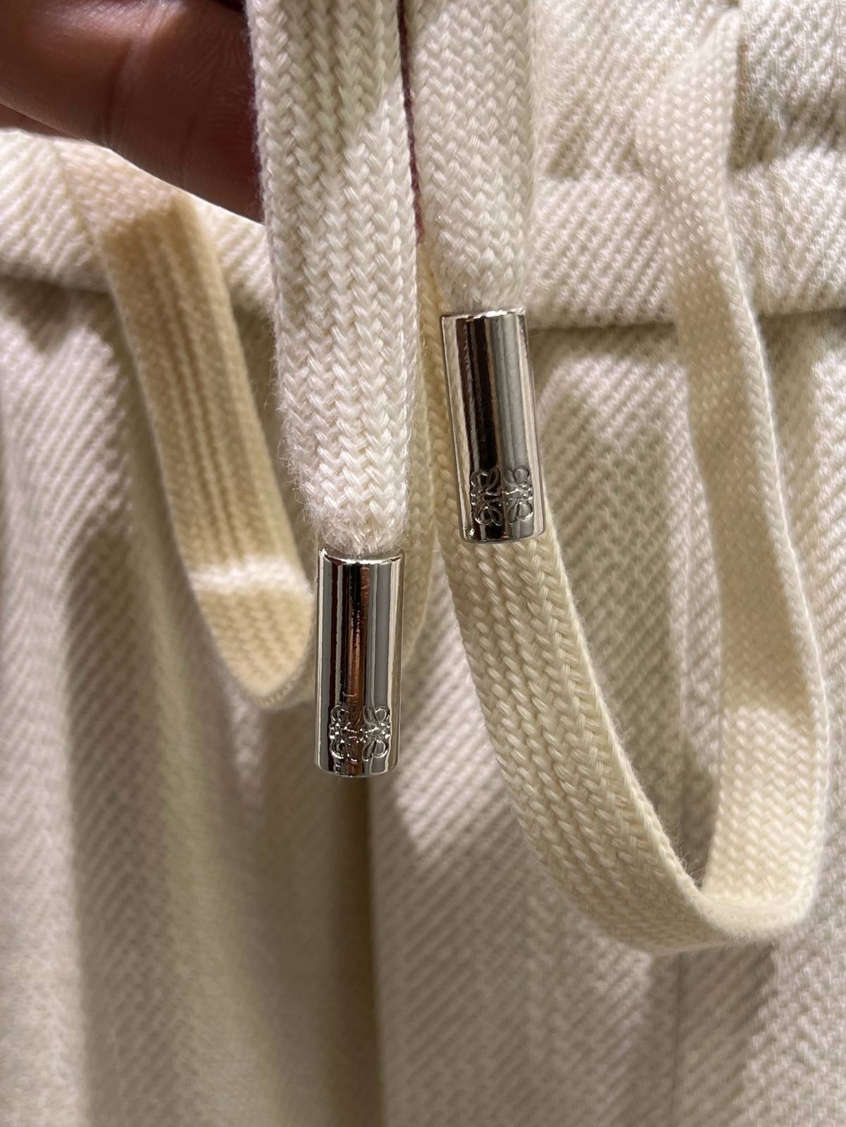 LOEWE ロエベ メンズ ボトムス ワイドパンツ ウエストゴム ロゴ刺繍 サイドライン ミリタリーファブリック ブラック - 画像 7